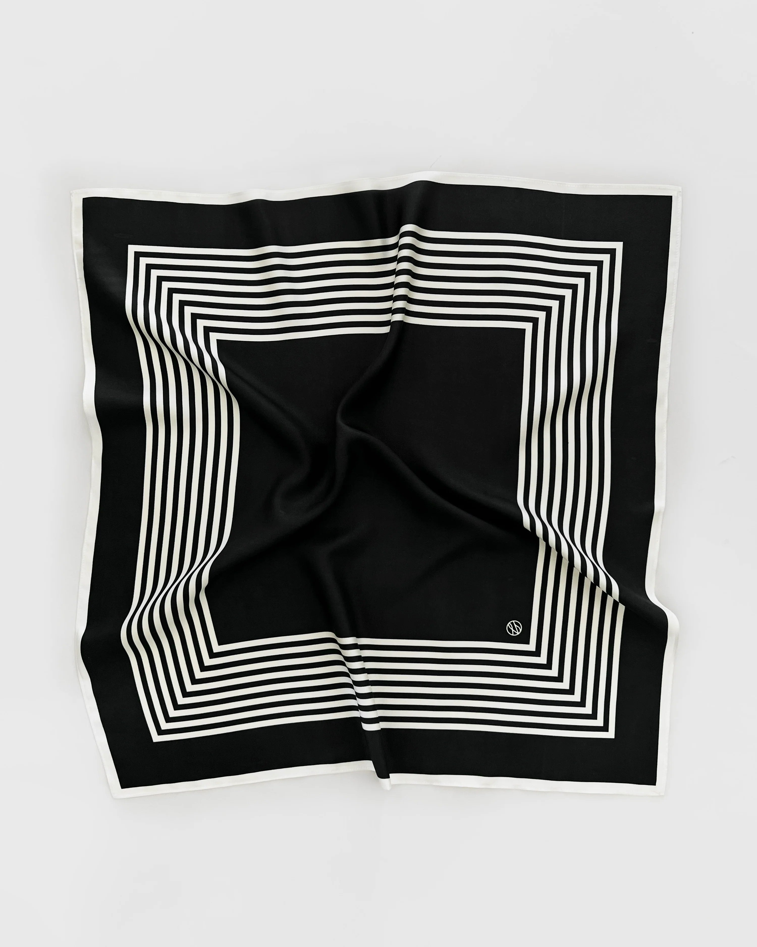 Šátek silk NO. 2 Black 65 cm