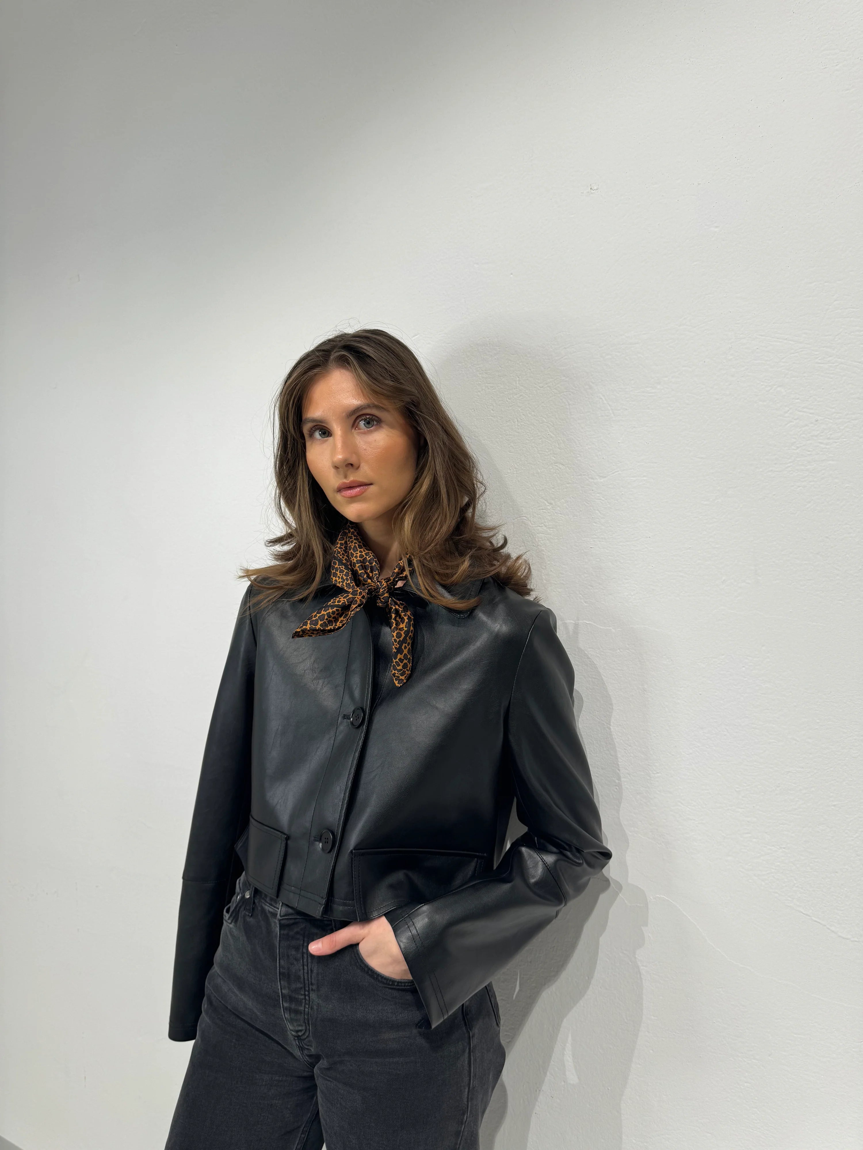 Šátek silk leo brown 50 cm