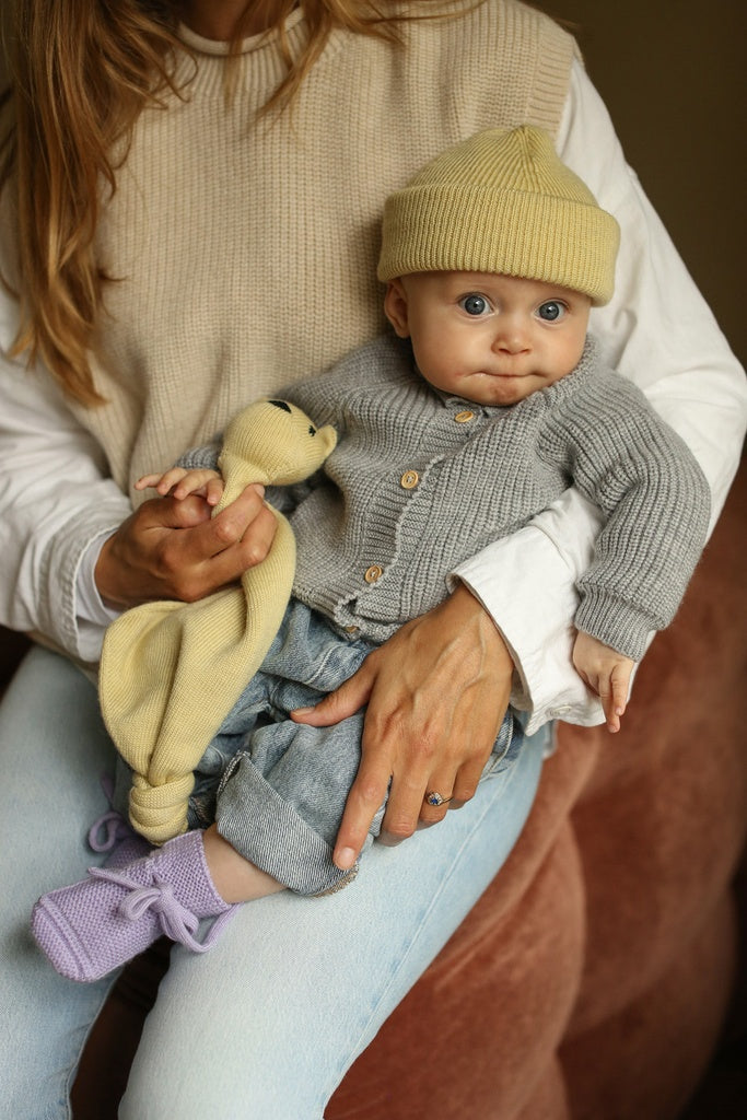 beanie Fonzie newborn light yellow