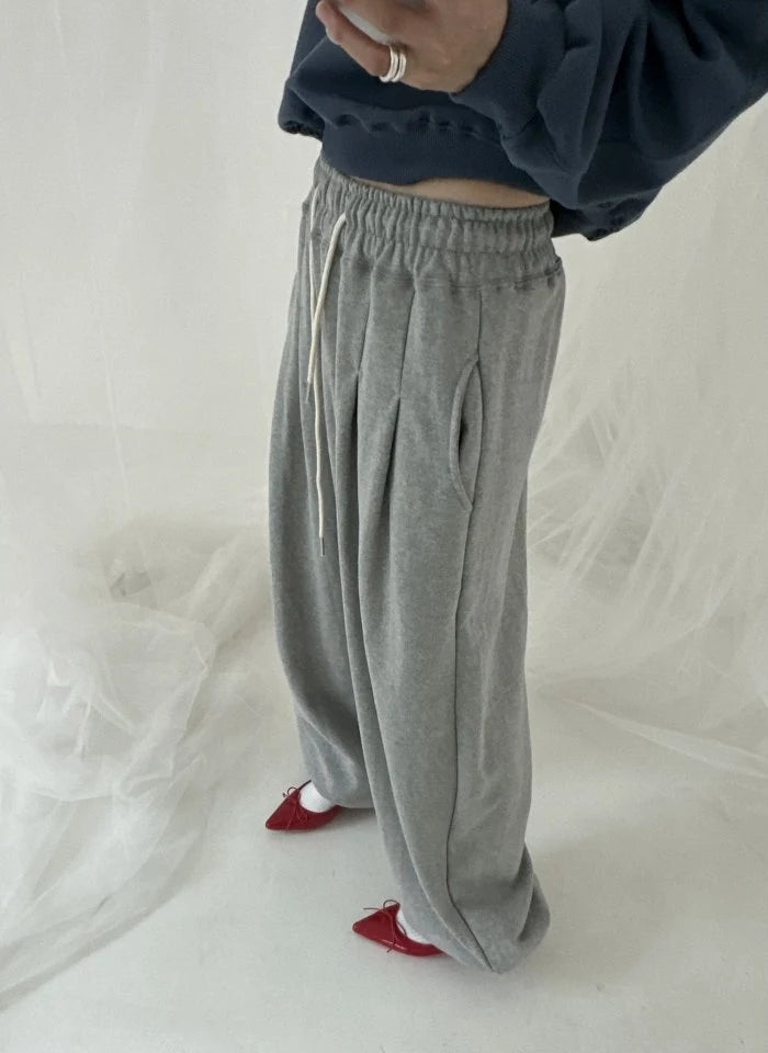 tepláky pintuck grey