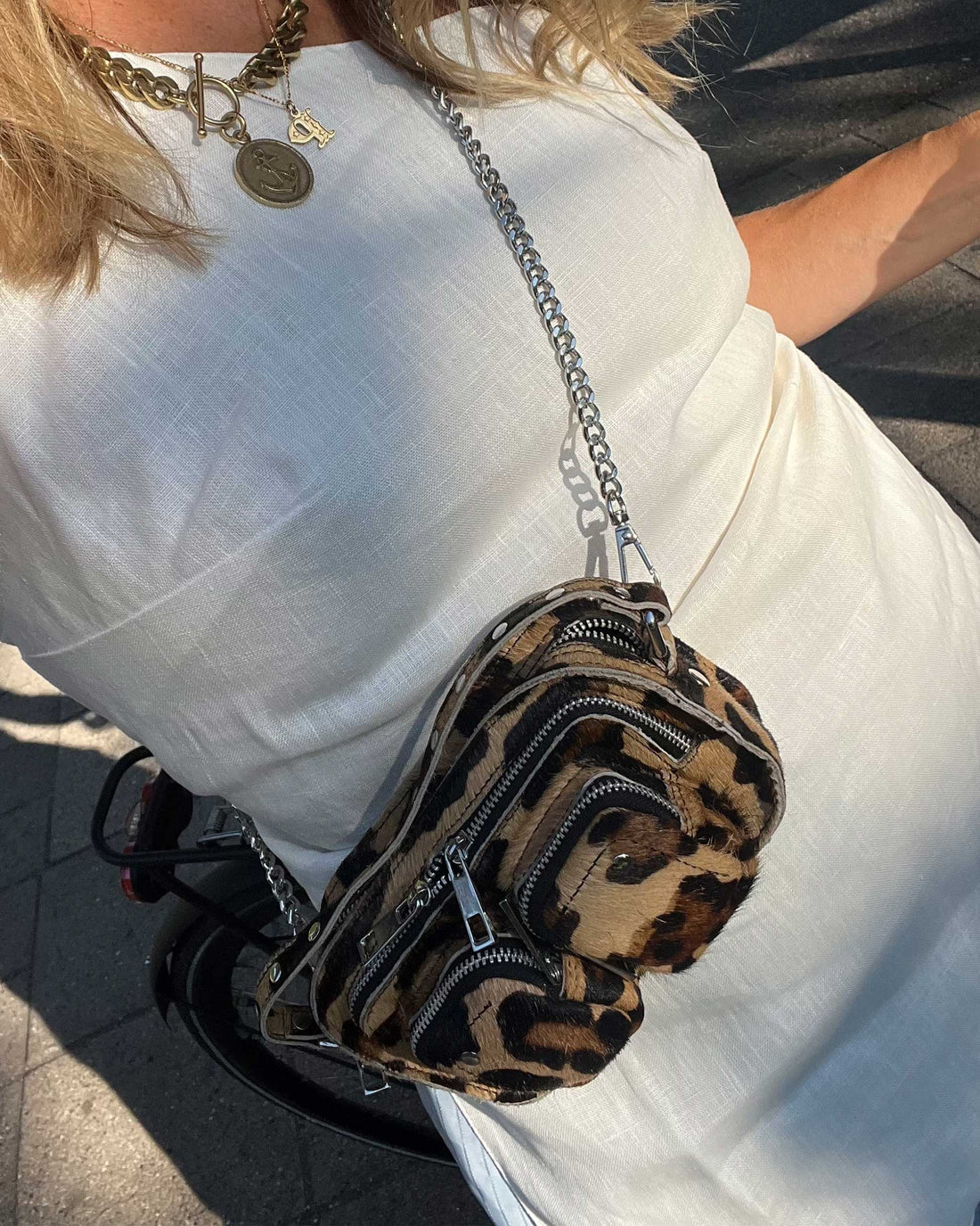 Helena dots leo handbag