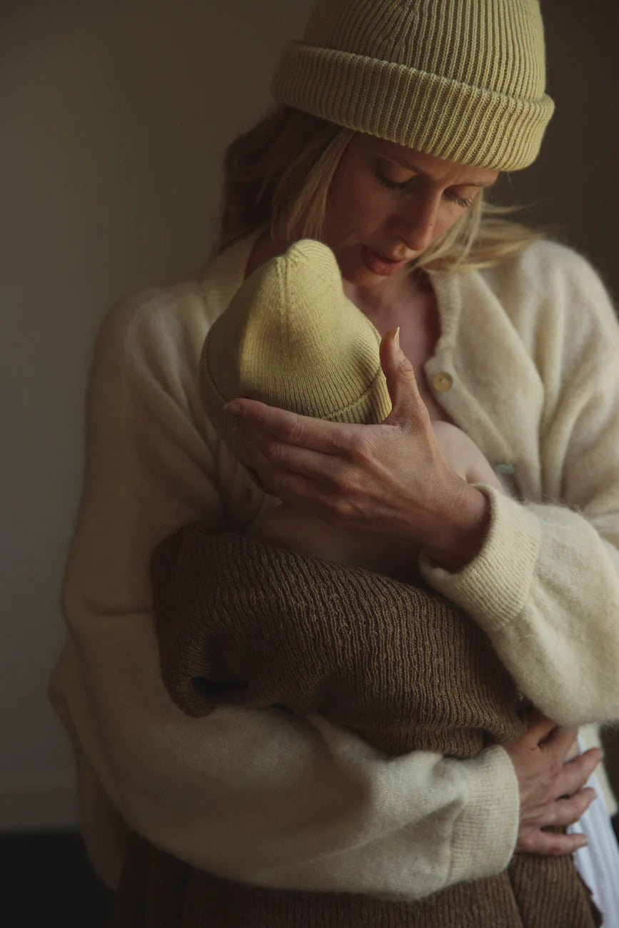 beanie Fonzie newborn light yellow