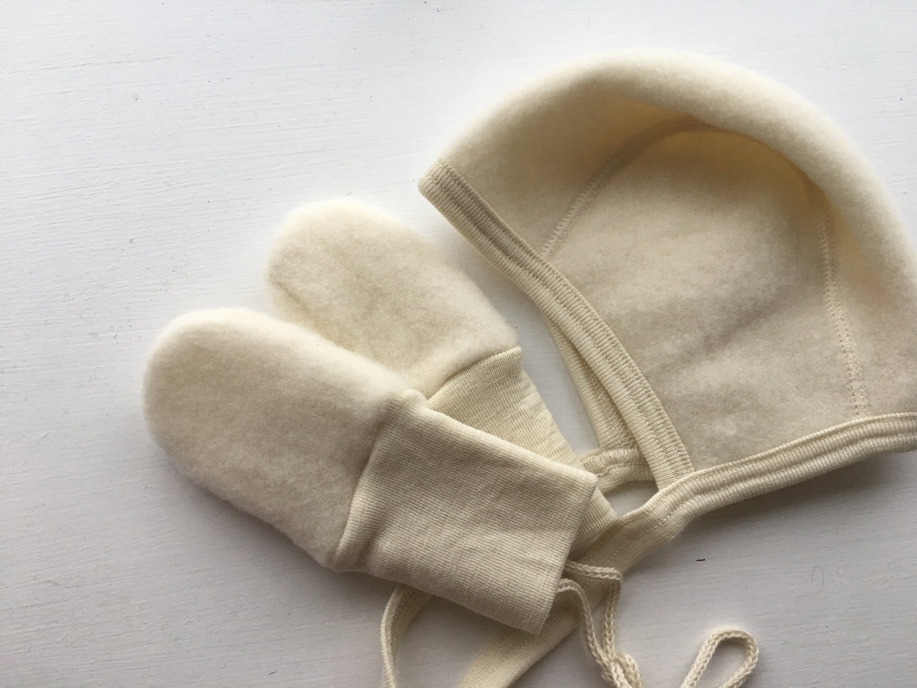 natural wool gloves