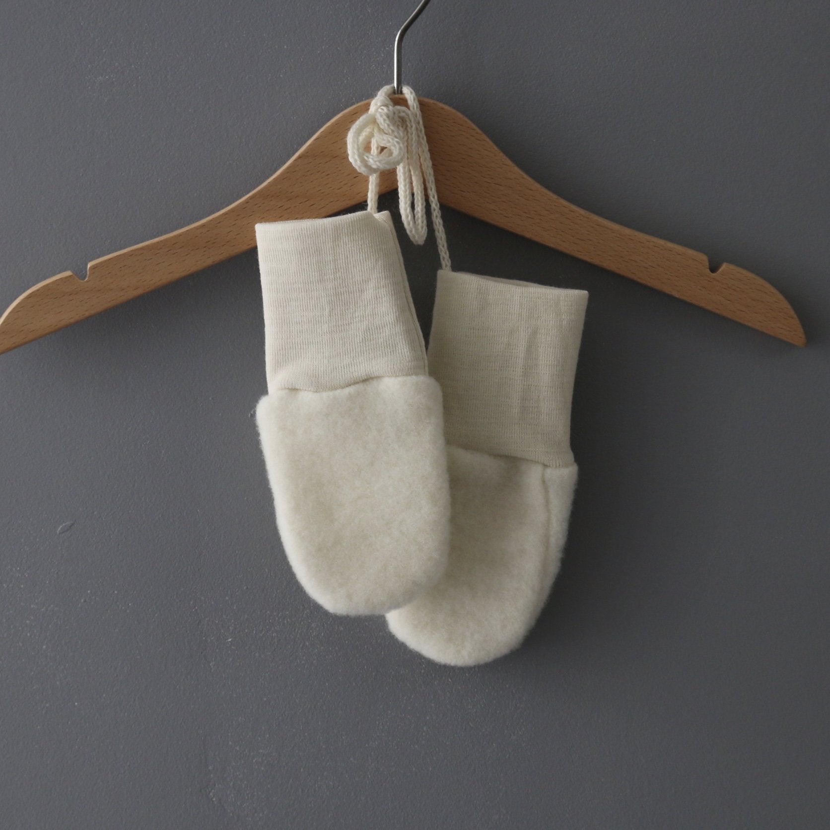 natural wool gloves