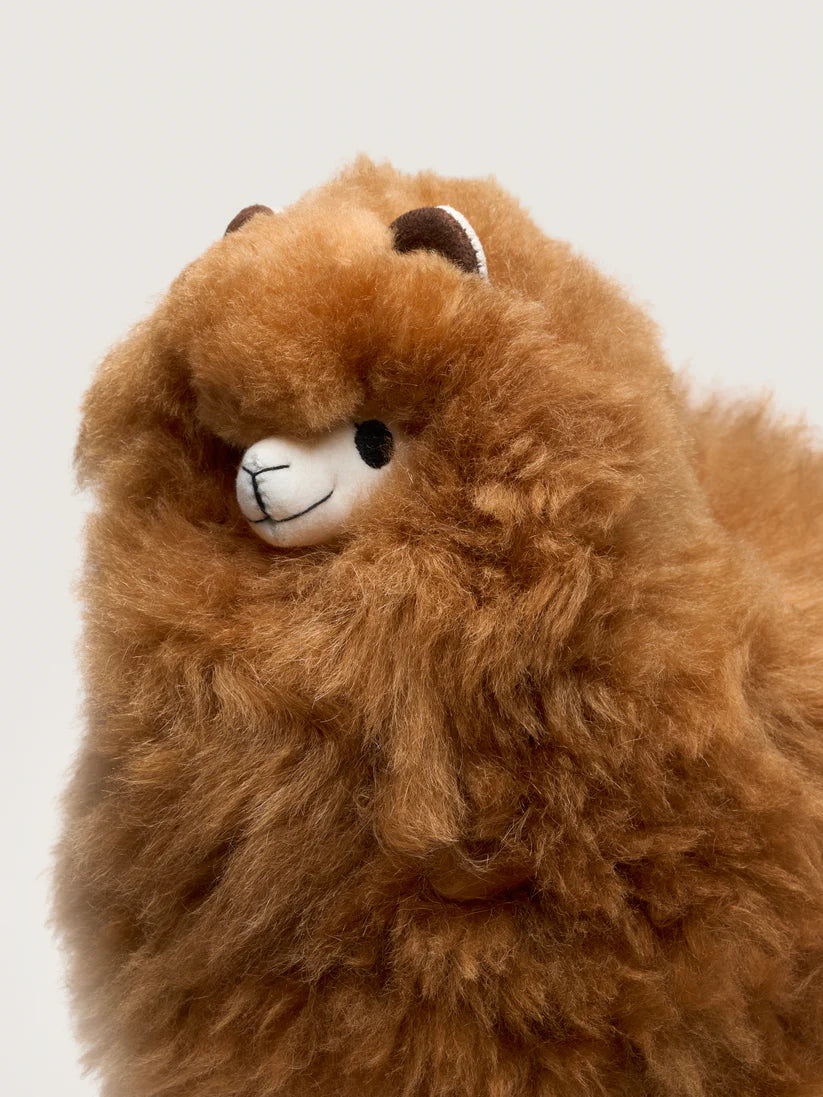 Plyšová alpaka z přírodní vlny –  Brown – 24 cm