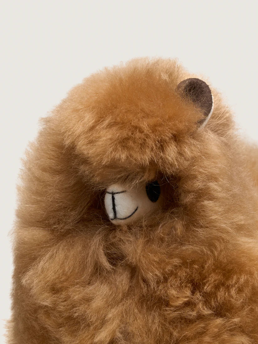 Plyšová alpaka z přírodní vlny –  Brown – 18 cm