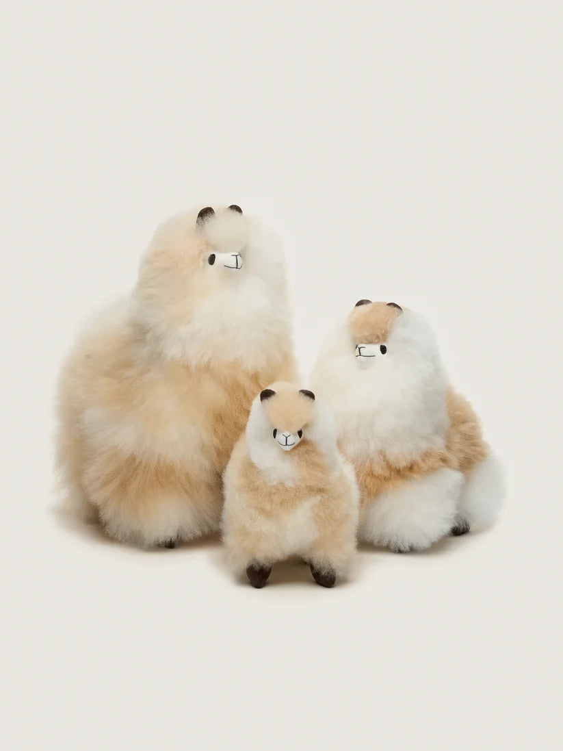 Plyšová alpaka z přírodní vlny – Light Blonde mix  – 18 cm