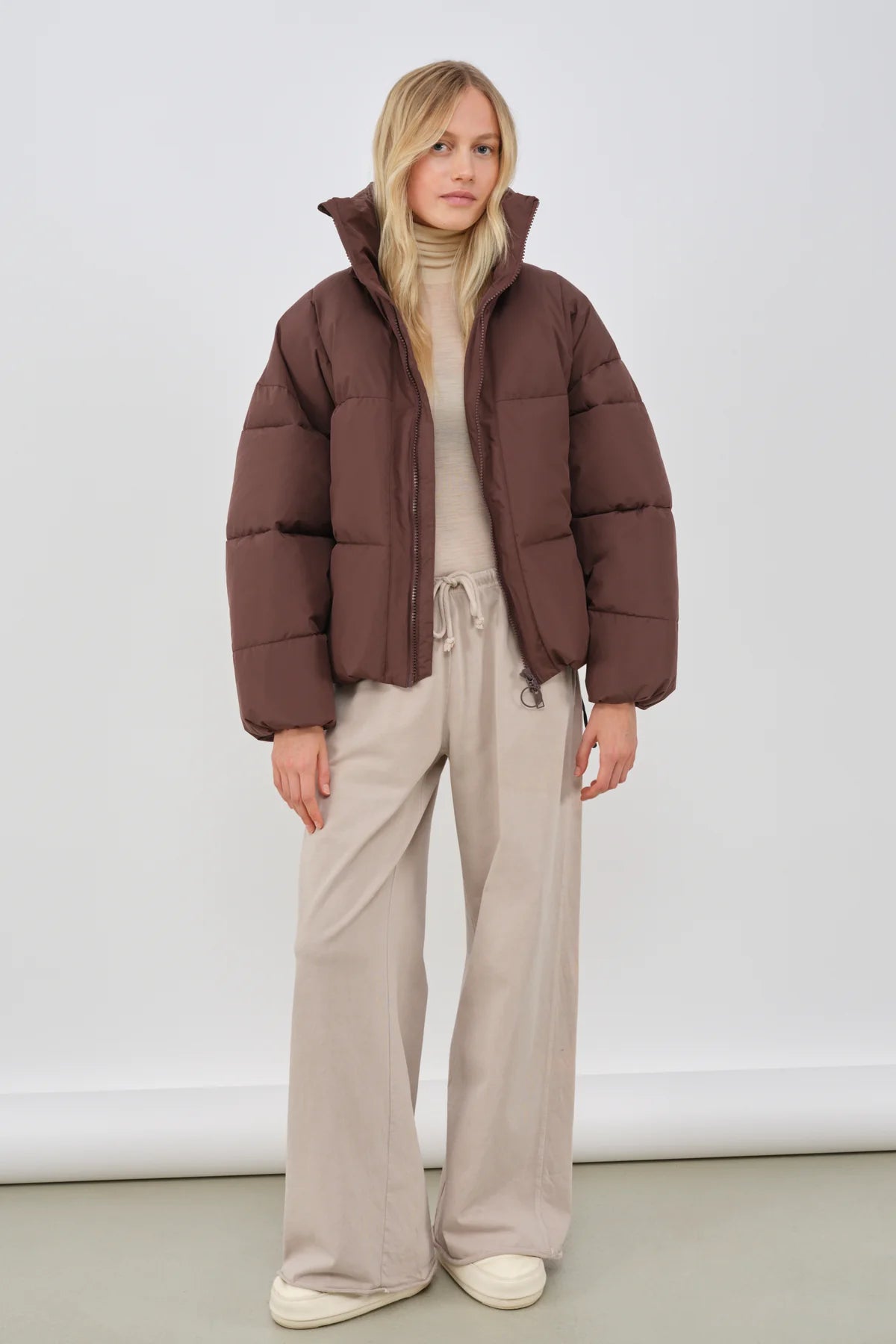 253-Zonza-Puffer-Jacket-French-Roast_049_1800x1800_5028c244-125f-49e0-b2ca-5a94ab73cd4f.webp