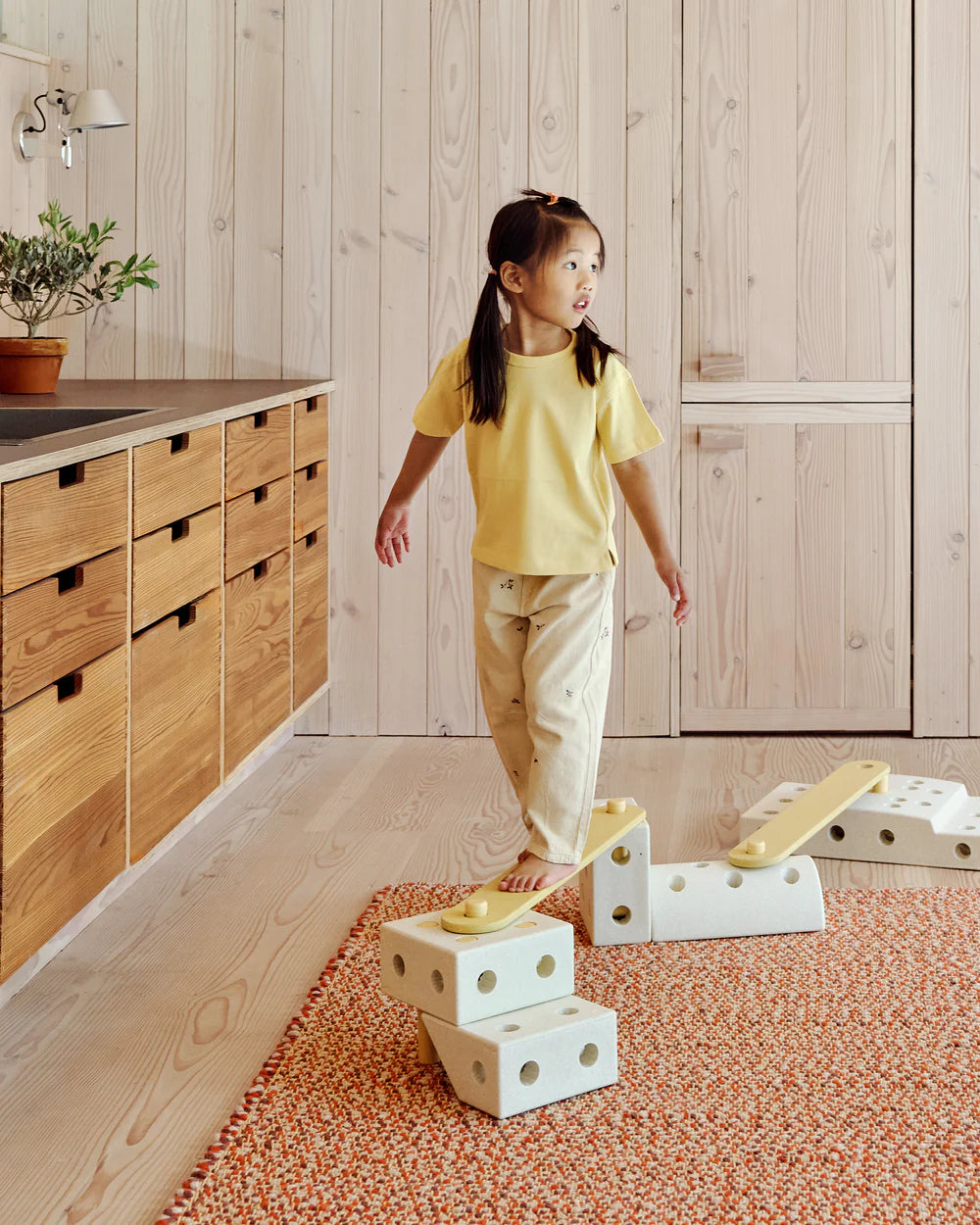 2x-Balance-Beams-Honey-Yellow-slide-4_1000x_481d9778-c4d0-4c9c-82af-a9a0c027496a.webp