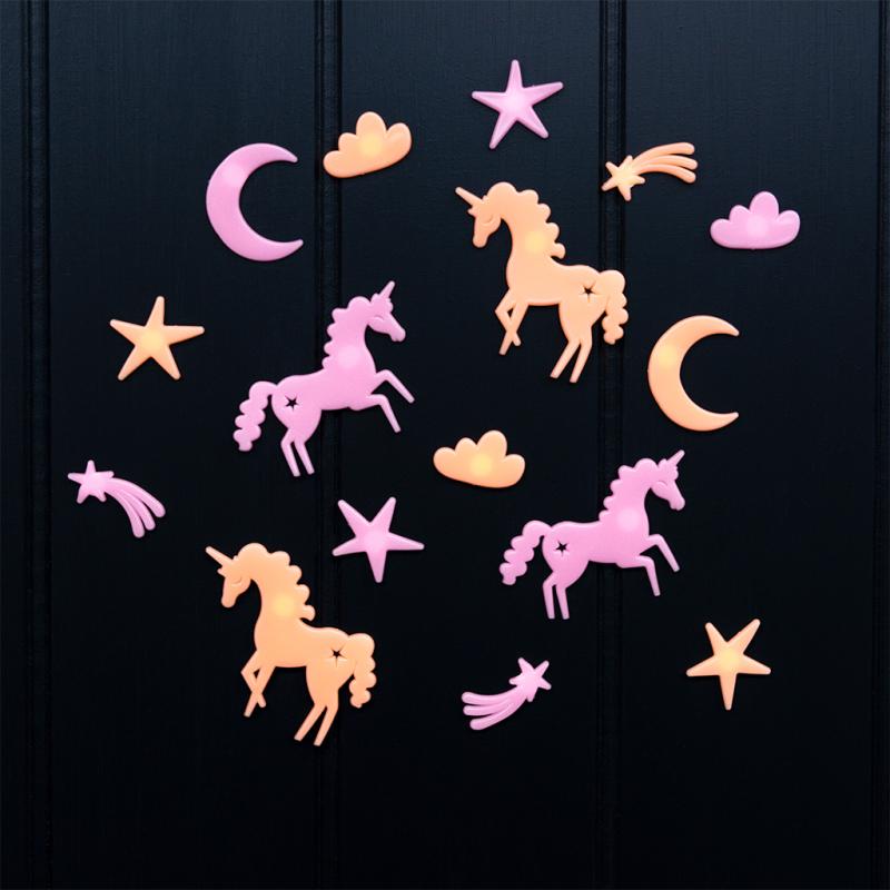 31529-glow-in-the-dark-unicorn-pack-24_lifestyle.jpg