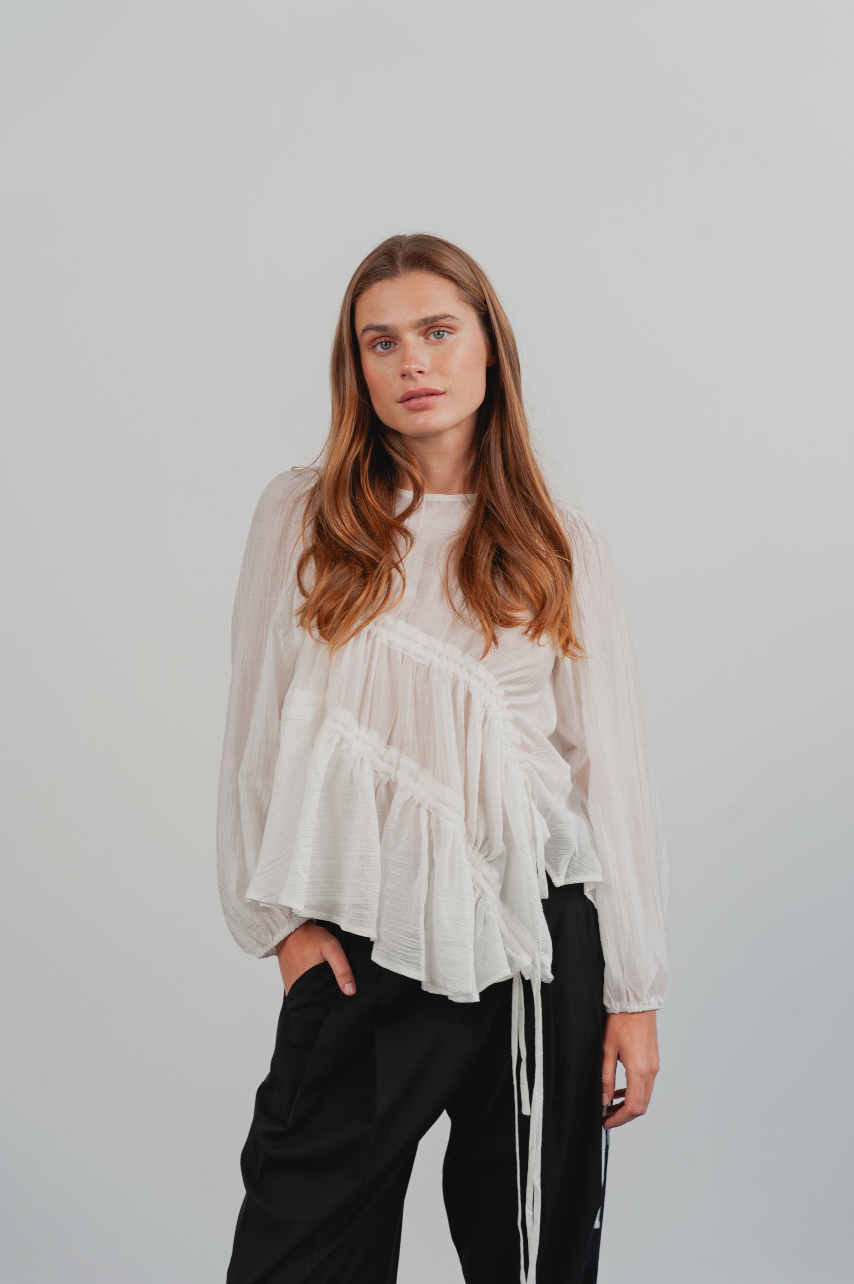 top Noor Ruched  - pearled white