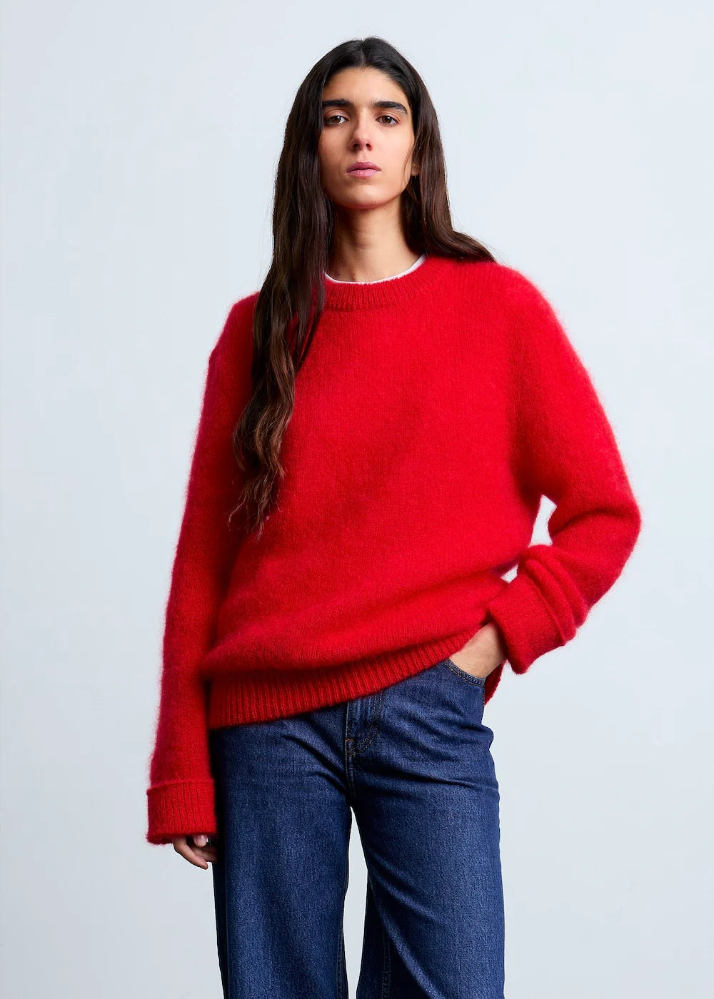 Com_red_Sasha_41ae92cf-5781-46b9-b6d2-28f58c9181f2.webp