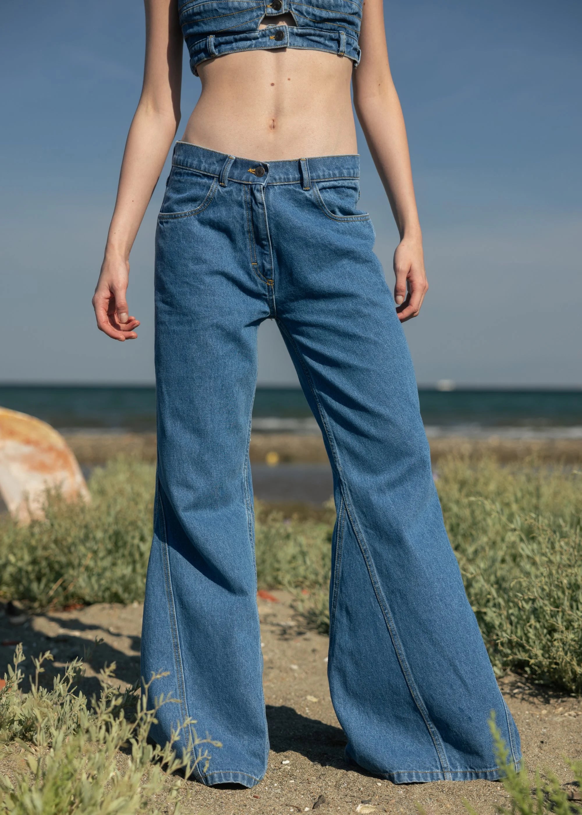 DenimFlaredJeans_1.webp
