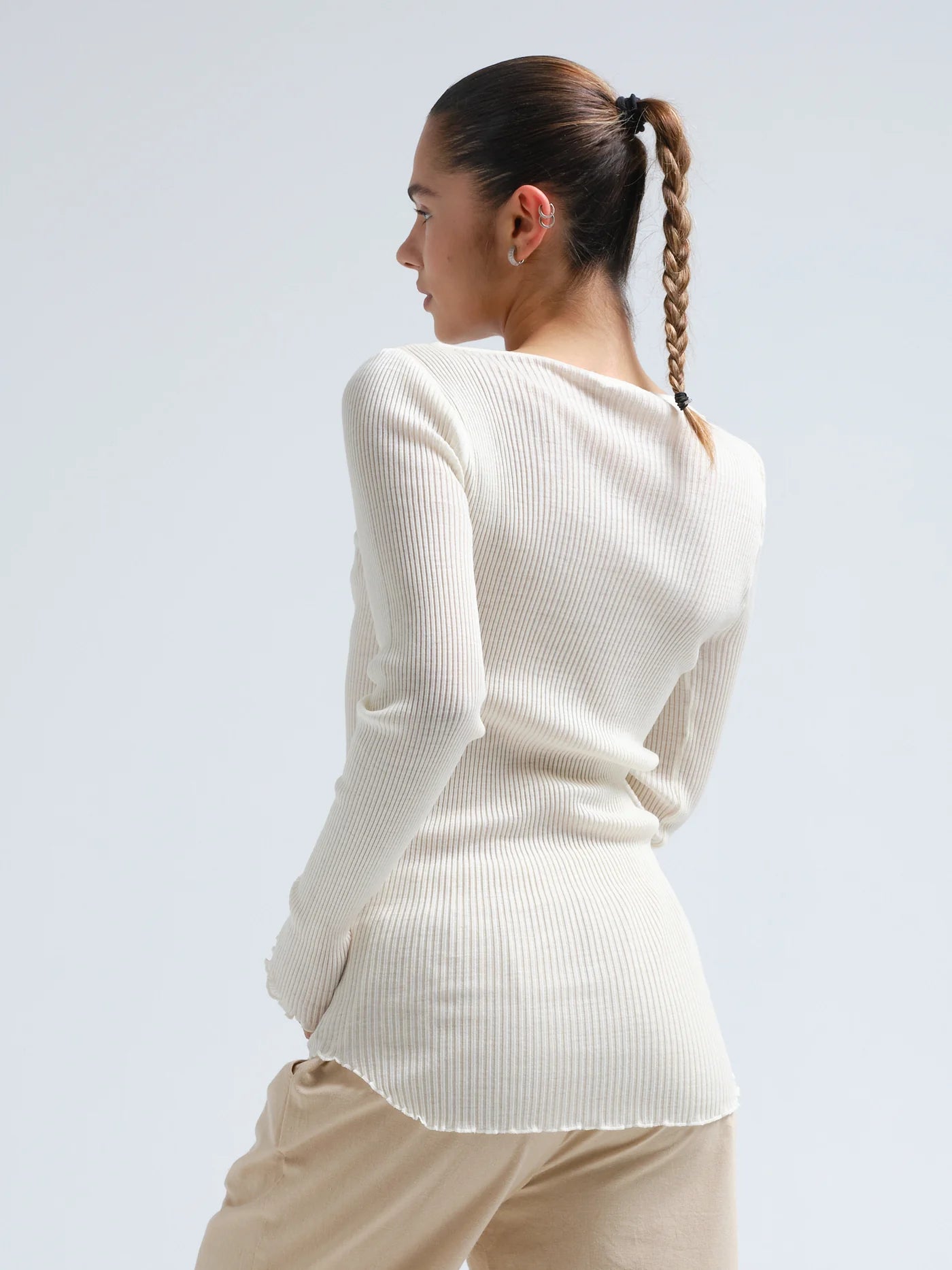 Elegante_Merino_wool-L_S_T-Shirt-SB1074-Off-White-1_1400x_jpg.webp