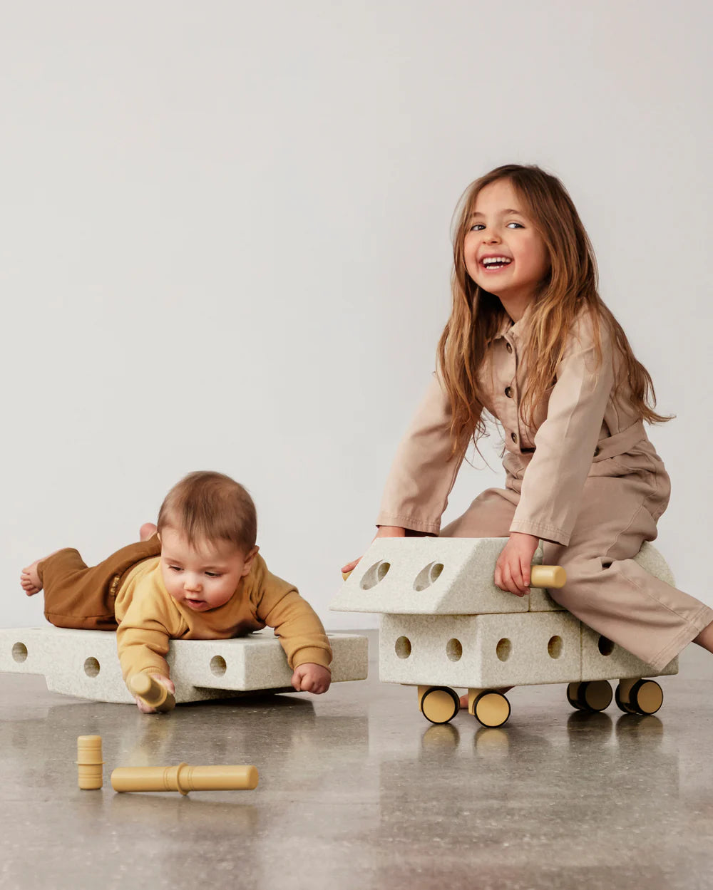 Explorer-Set-Sand-Grey_Honey-Yellow-Hover-slide-2_1000x_522b2a48-1122-45c1-b8a8-26a3e789de32.webp