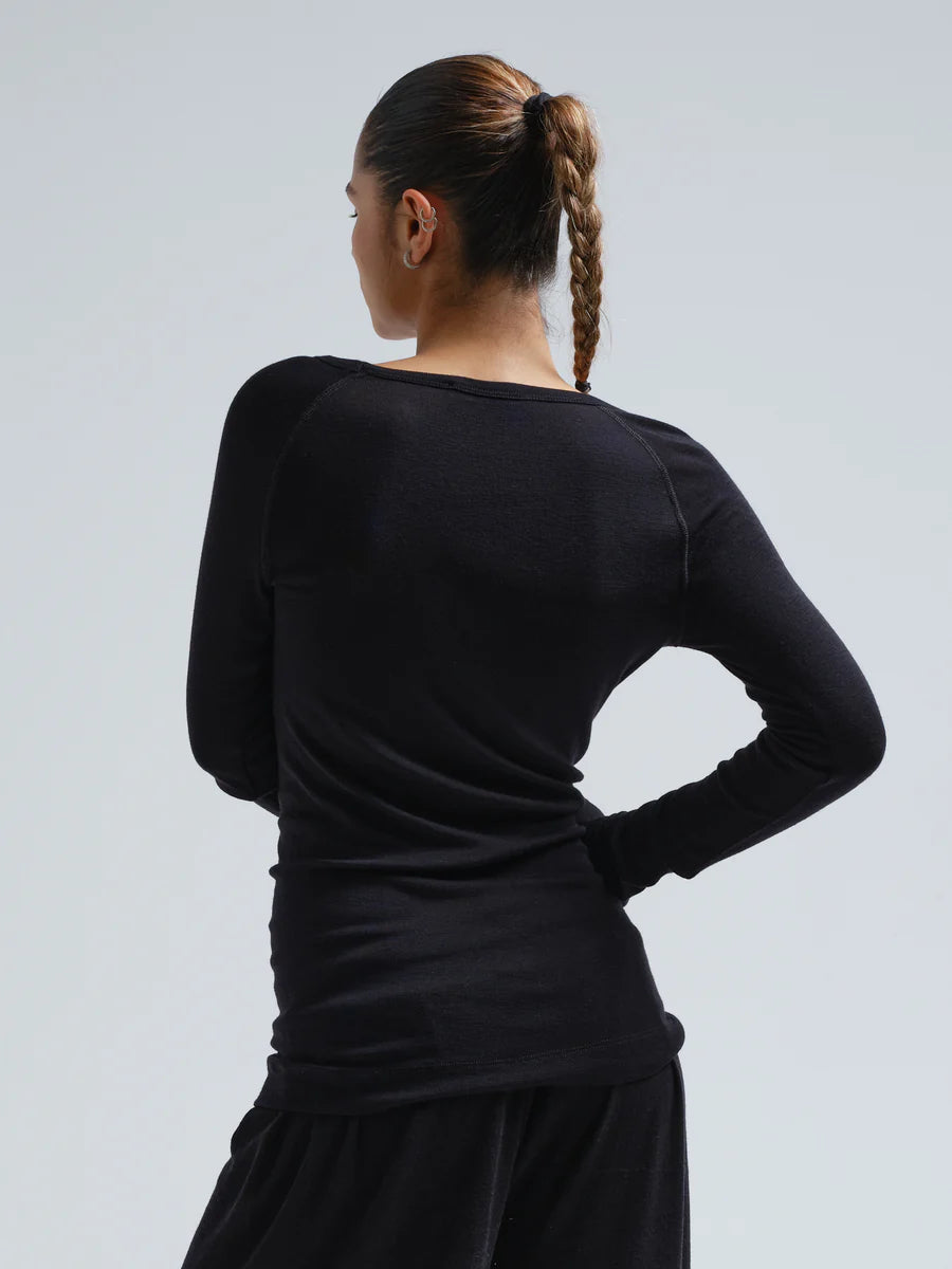 Jade_Merino_wool-L_S_T-Shirt-SB1011-Black-1_900x_549ede50-fd2f-4bc7-9345-20cc00484d85.webp