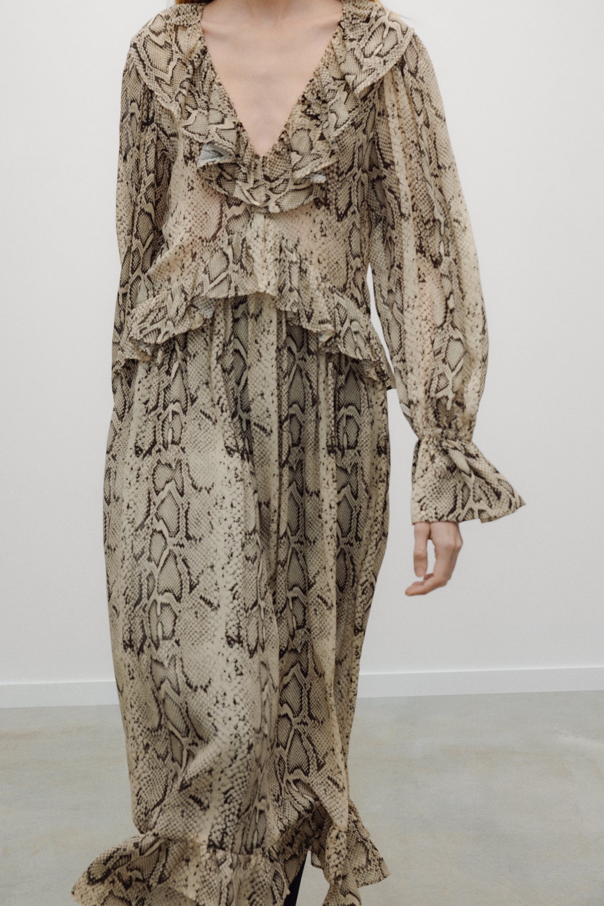 šaty isley dress snake