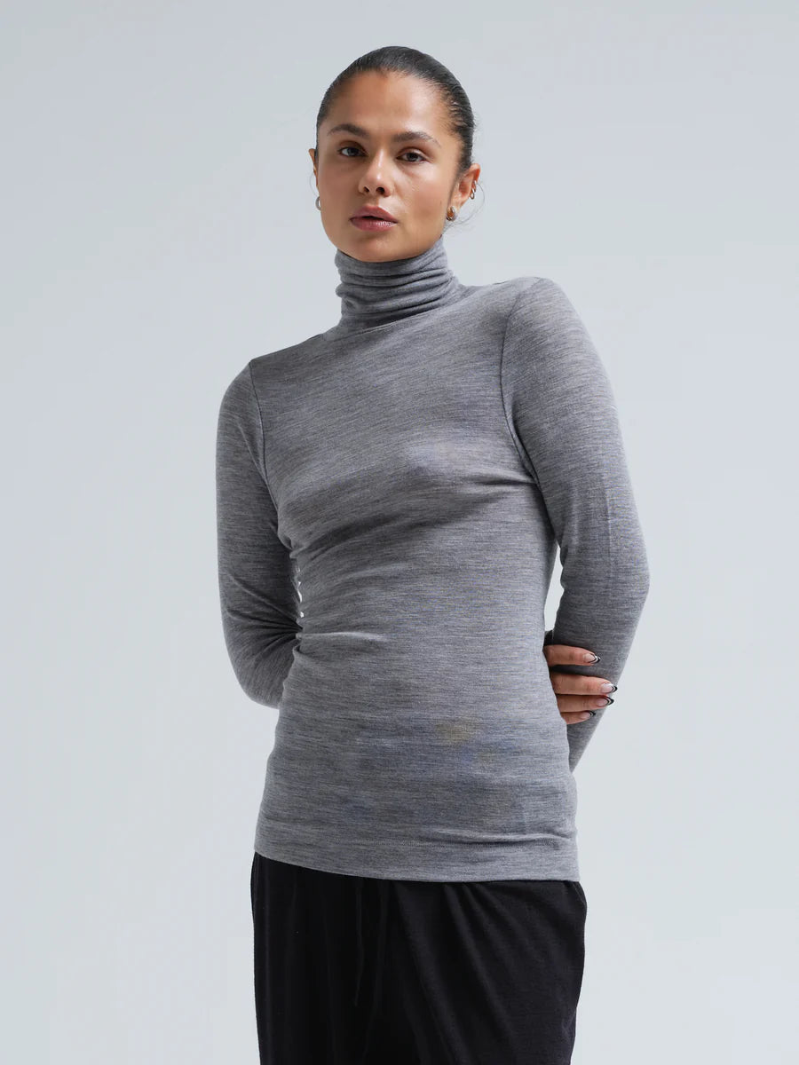 Lola_Merino_wool-Roll_Neck-SB1012-Grey_Melange-1_900x_437ec190-1091-460b-b785-9a5563ac6d92.webp