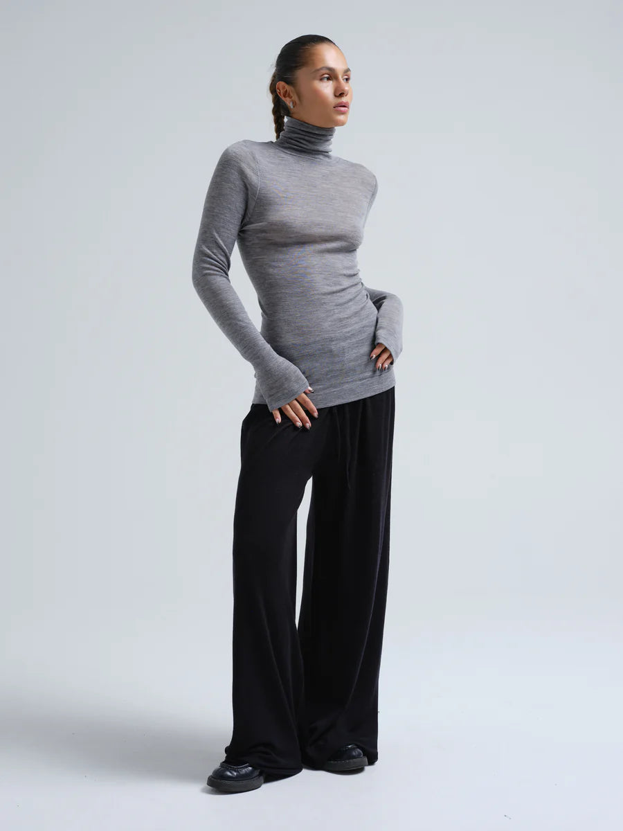 Lola_Merino_wool-Roll_Neck-SB1012-Grey_Melange-3_900x_475890d3-c59a-43f0-8afe-f6d1ea55453b.webp