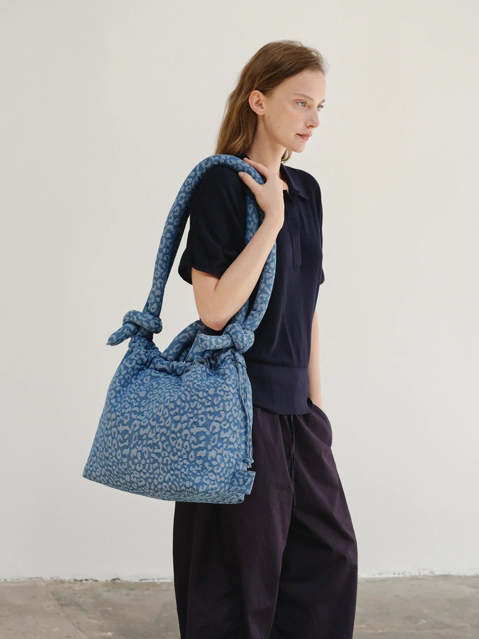 taška Ona Soft leopard denim