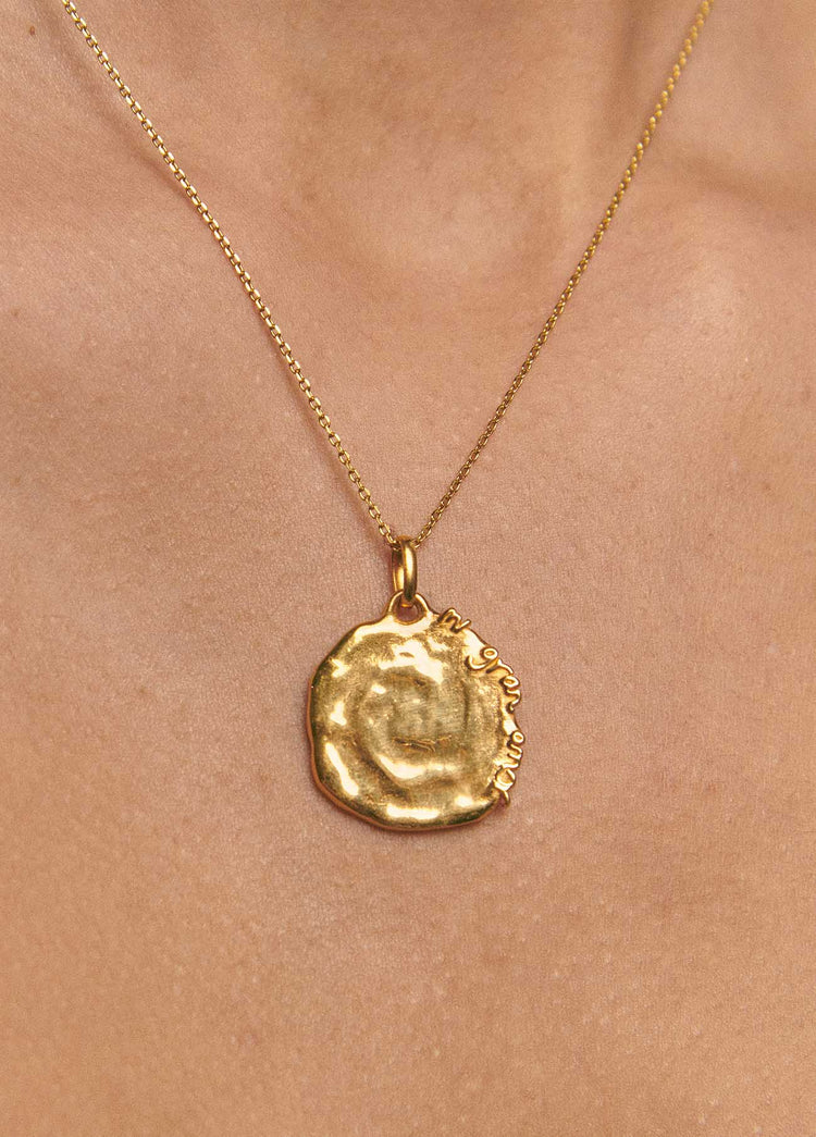 Mi Gran Amor Necklace 18K Gold