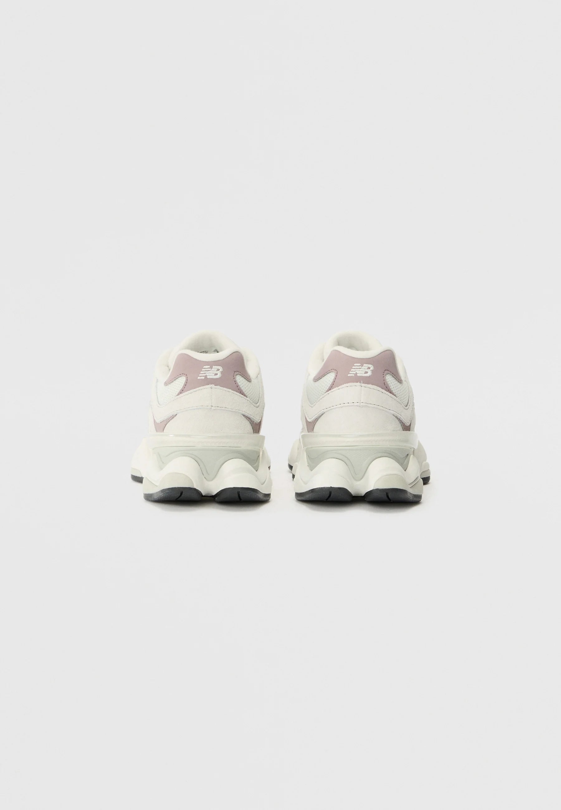 NBU9060EEJ.D.045wildmoon_tenisky_newbalance_5.webp
