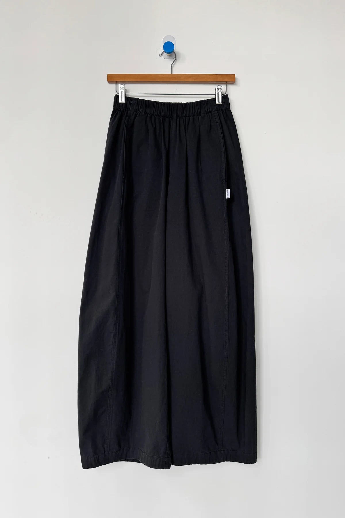ParachutePants_Black_0.webp