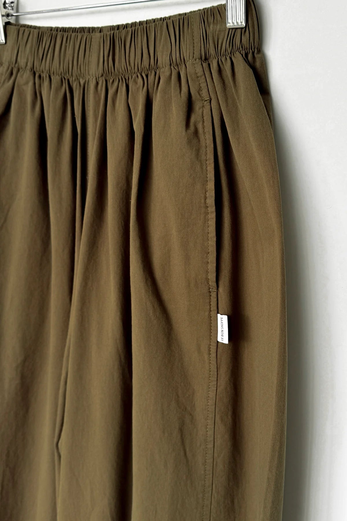ParachutePants_Olive_0.1.webp