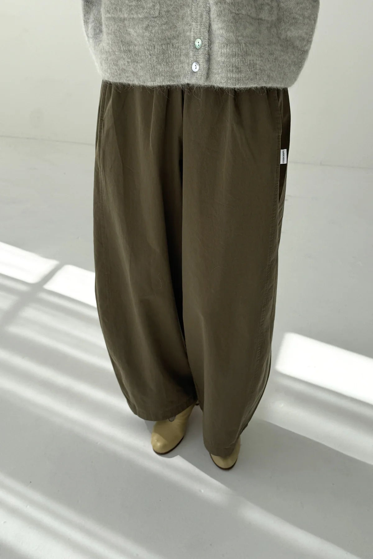 ParachutePants_Olive_1.webp