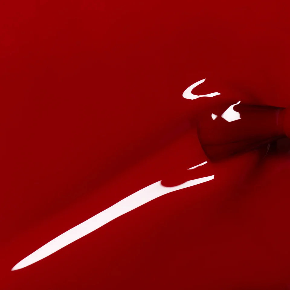 lak na nehty red velvet