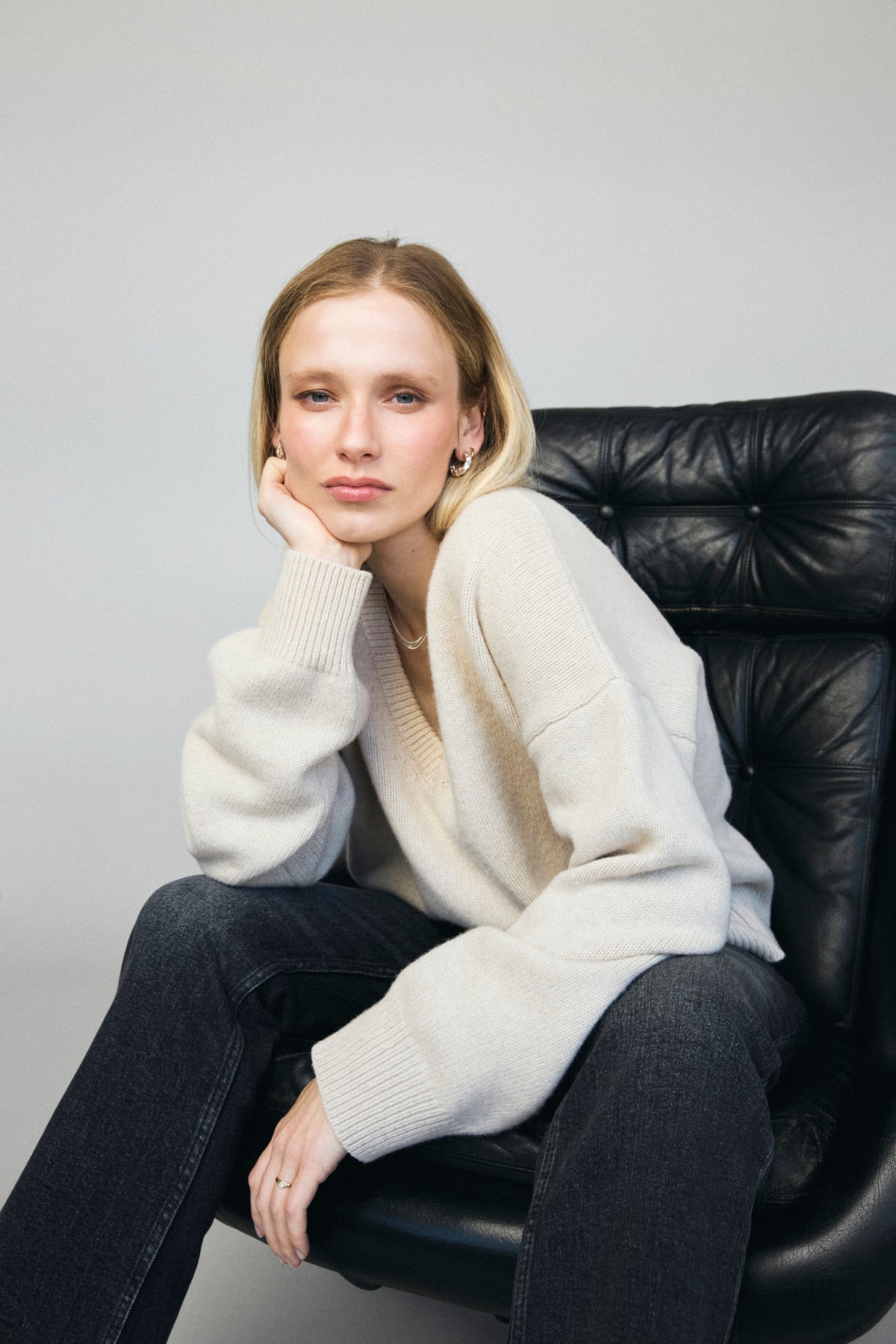 Anouk svetr z vlny a kašmíru oatmeal