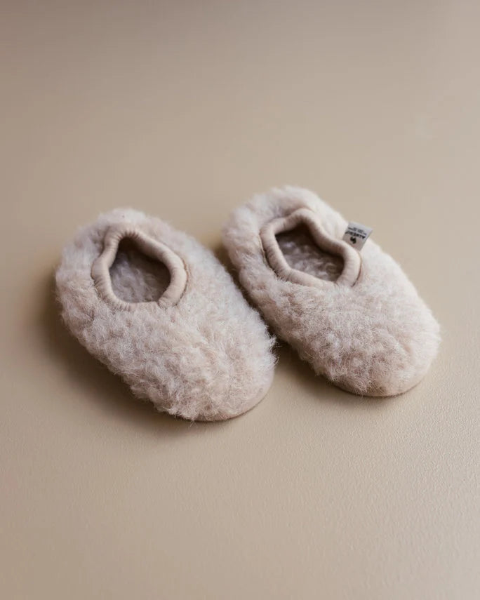 alwero-wool-plush-ballerina-slippers-beige.webp