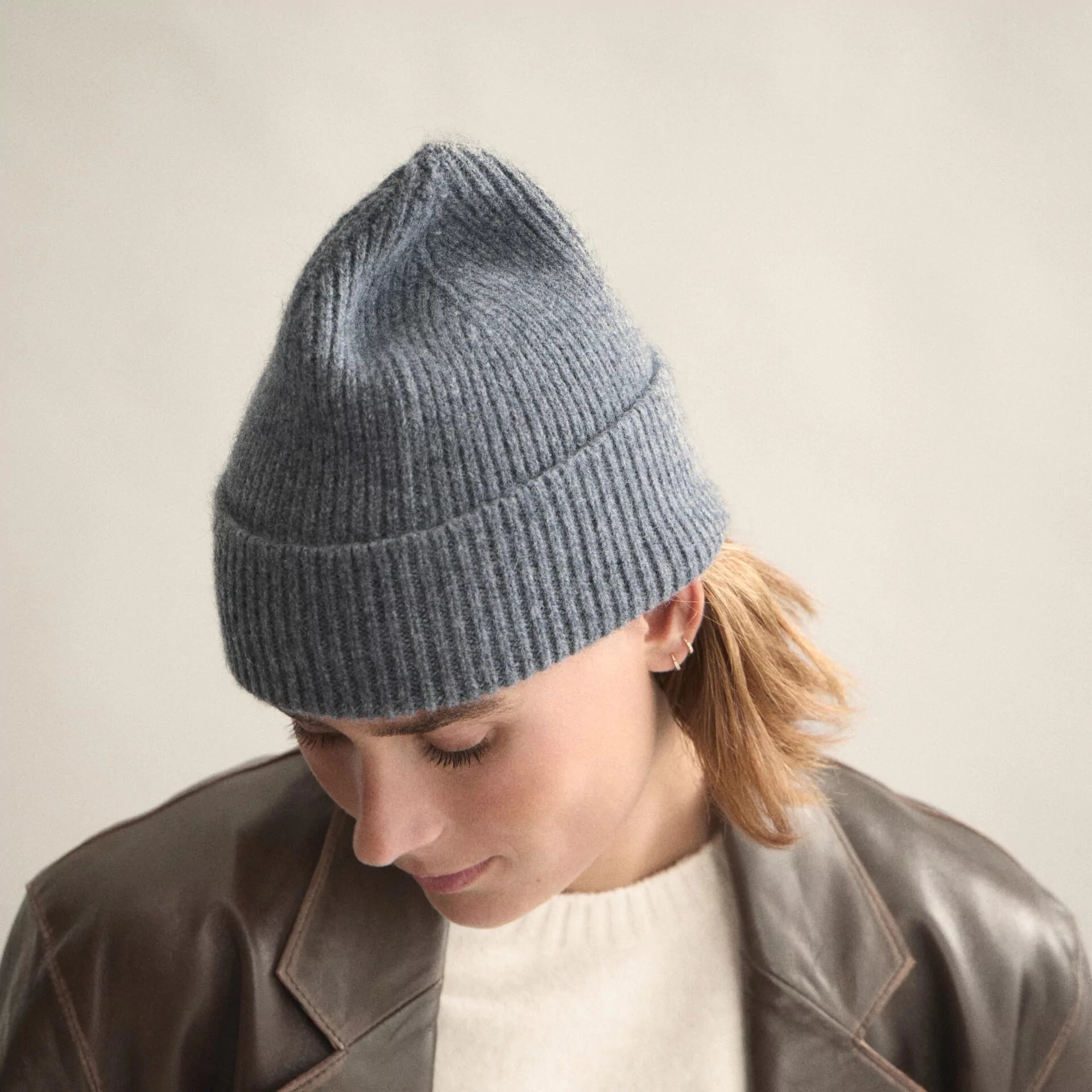 bea-003-beanie-slate-grey-4-1920x1920.webp