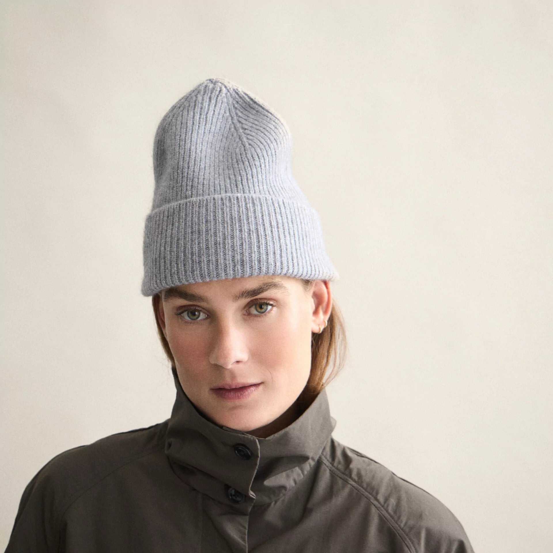 bea-004-beanie-smoke-2-1920x1920.webp