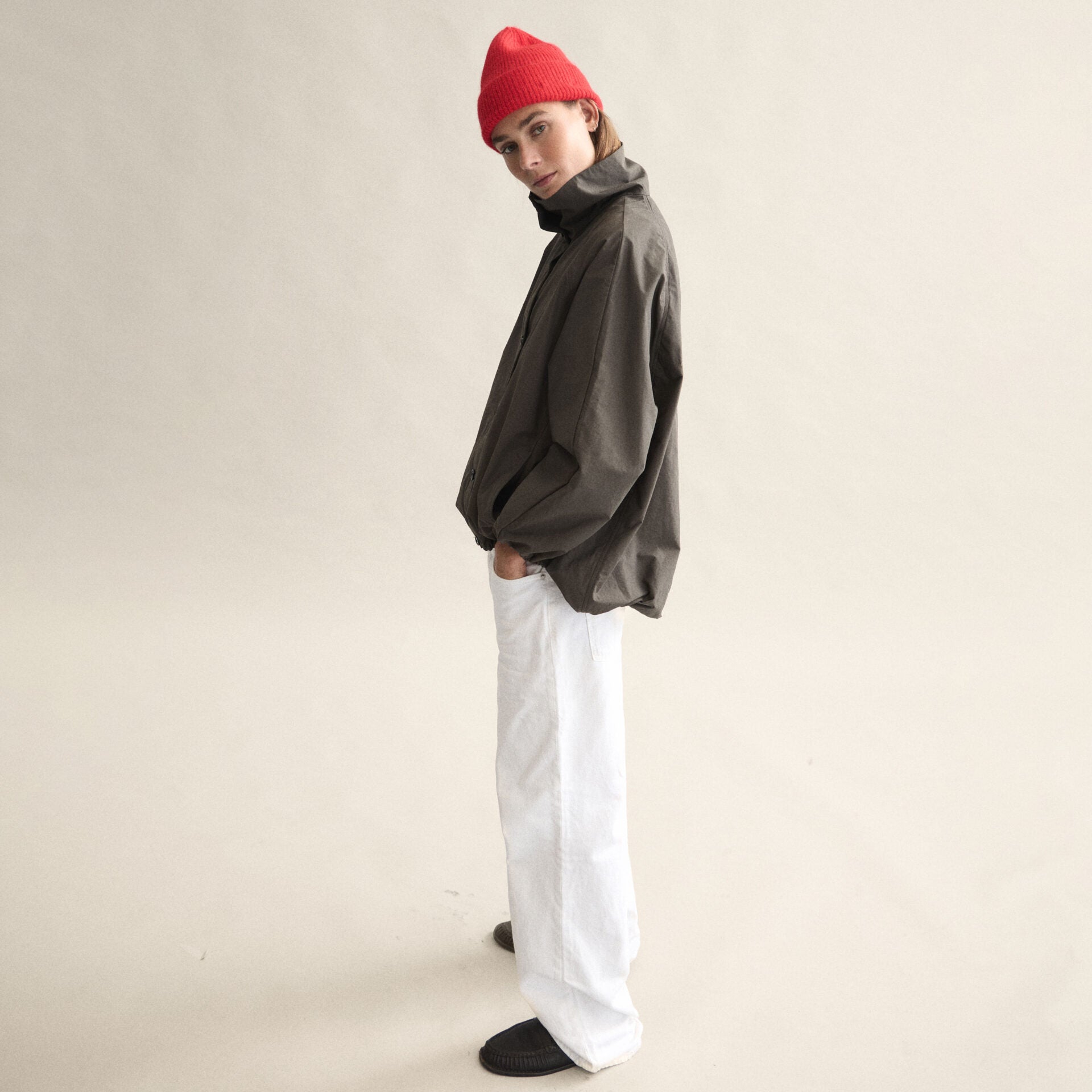 beanie z jehneci vlny crimson