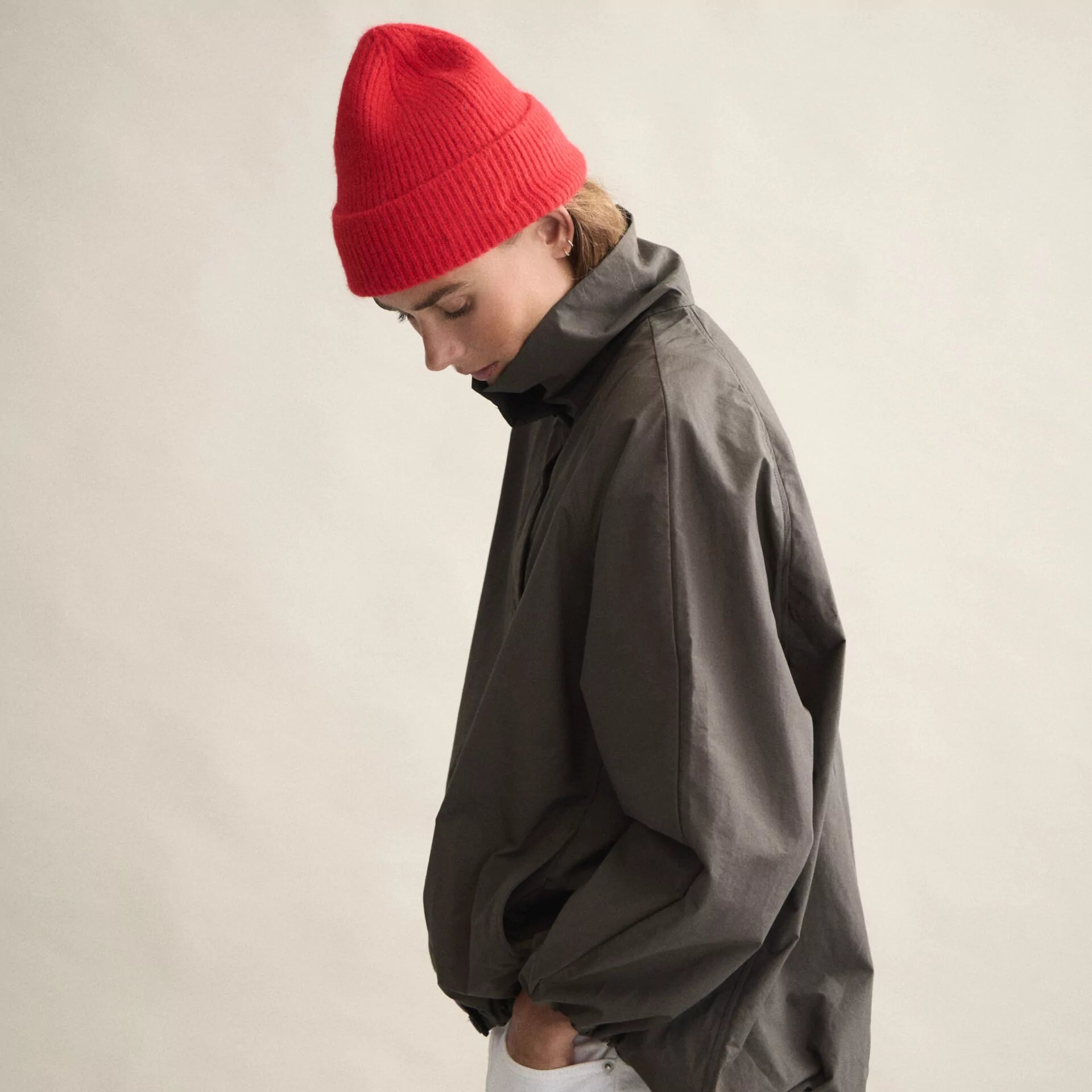 bea-005-beanie-crimson-5-1920x1920.webp