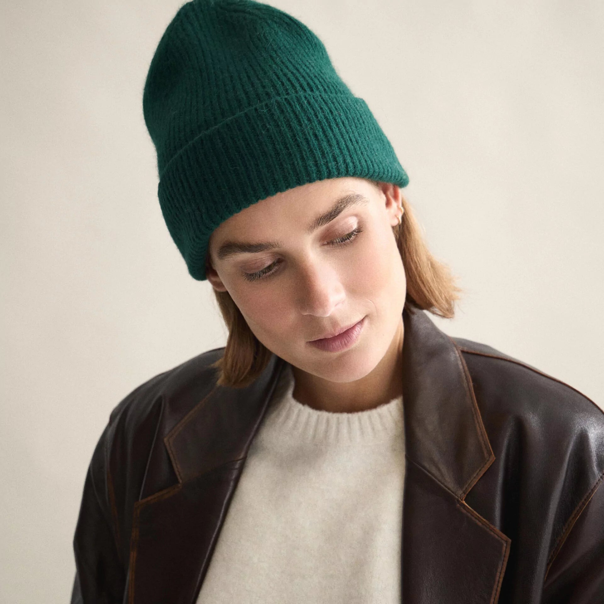 bea-022-beanie-moss-5-1920x1920.webp