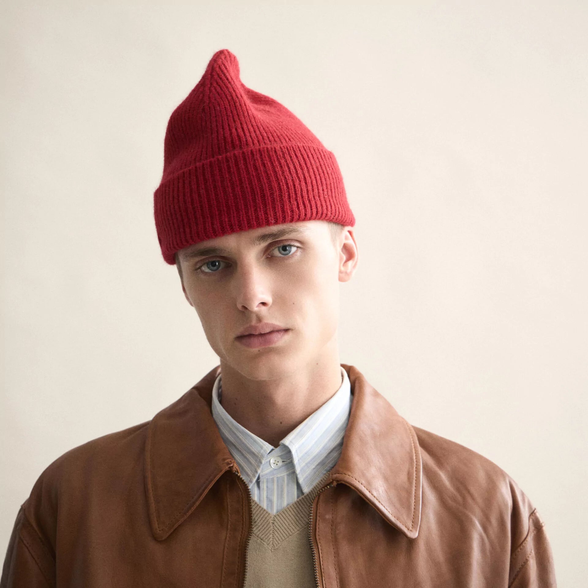 bea-051-beanie-framboise-3-1920x1920.webp