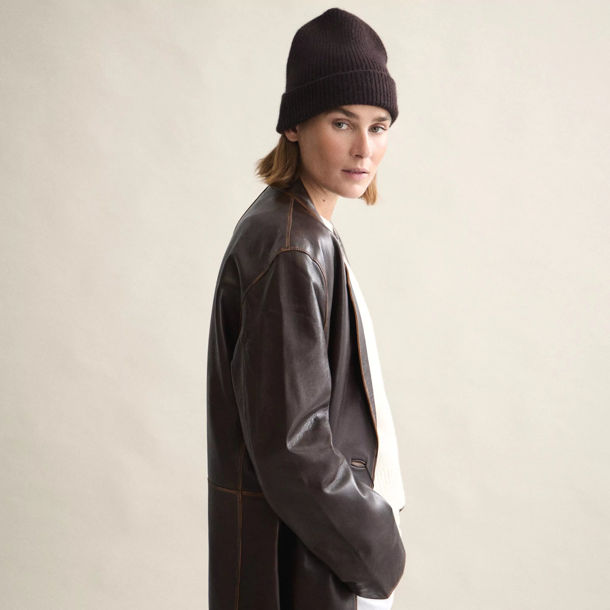 bea-061-beanie-espresso-3-2048x2048_5e4107eb-f4ad-4257-be07-6337c2ac0e0a.webp