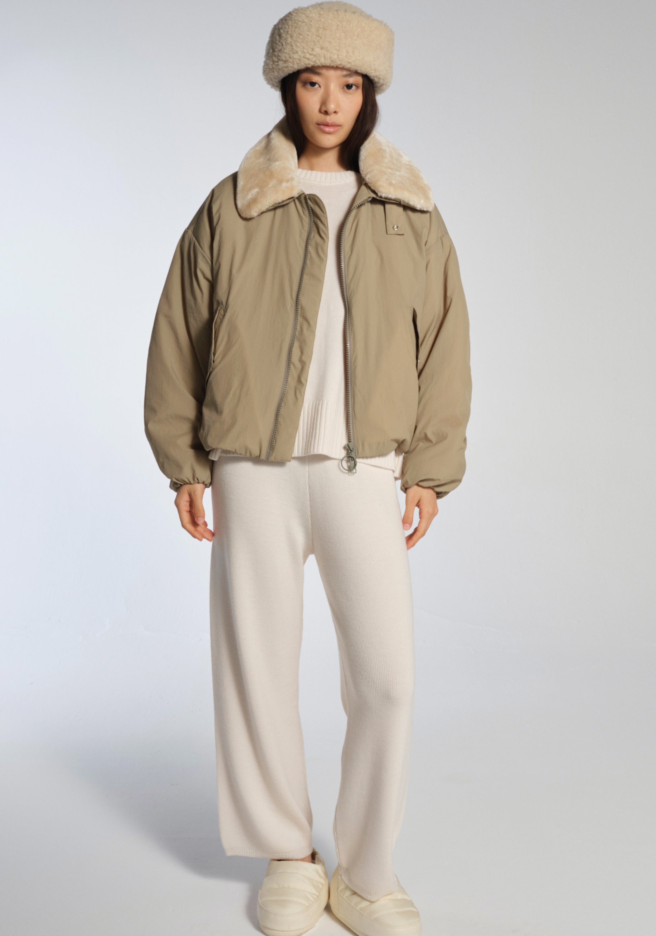 bomber-jacke-camden-pale-olive-embassy-of-bricks-and-logs_1.jpg