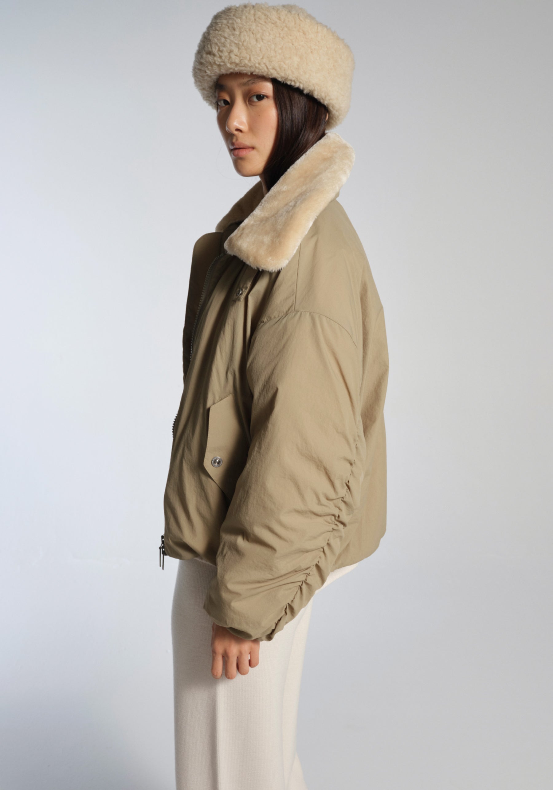 bunda bomber camden pale olive