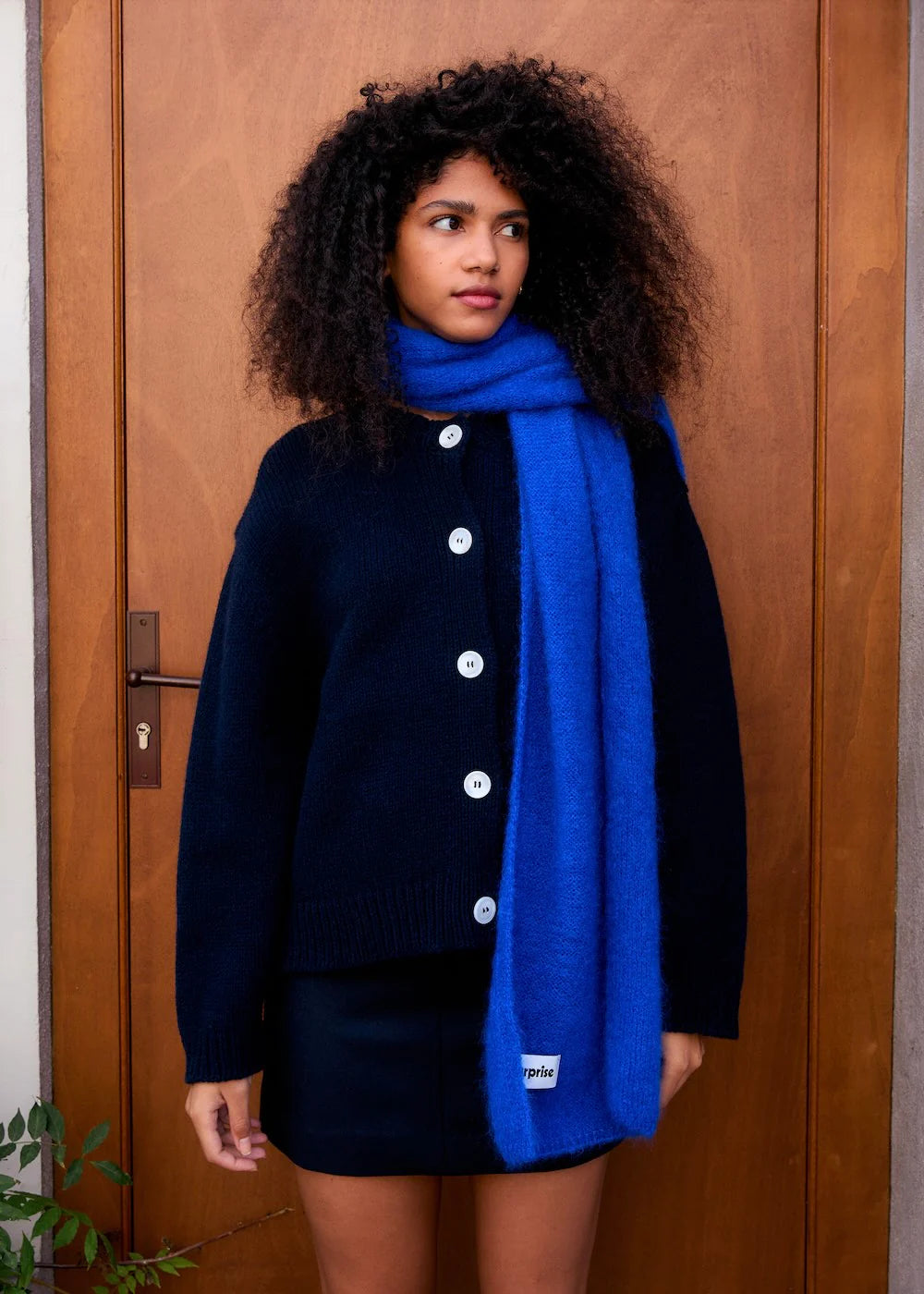 šála z mohéru Donna electric blue