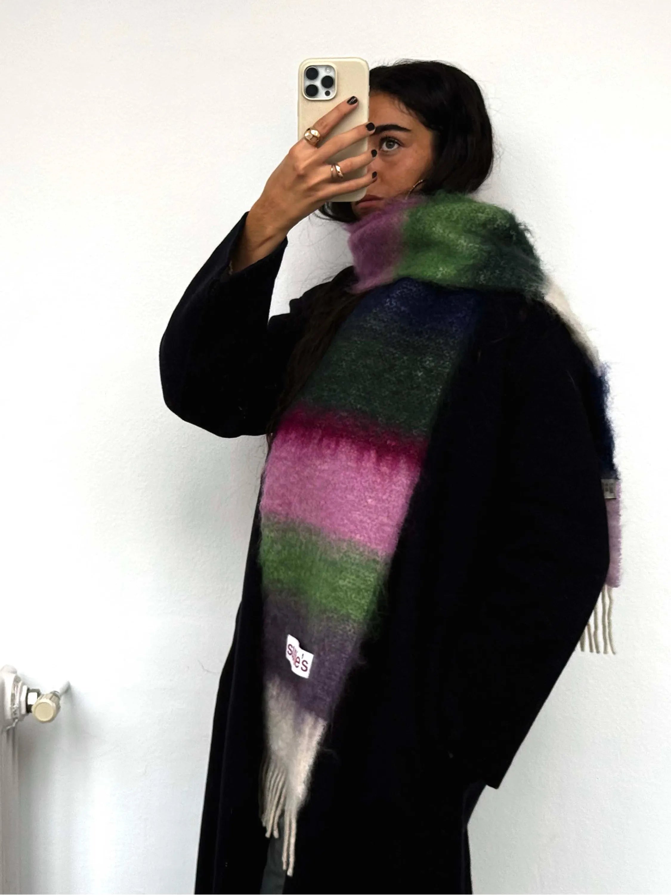 šála z mohéru a vlny Strangers In The Night