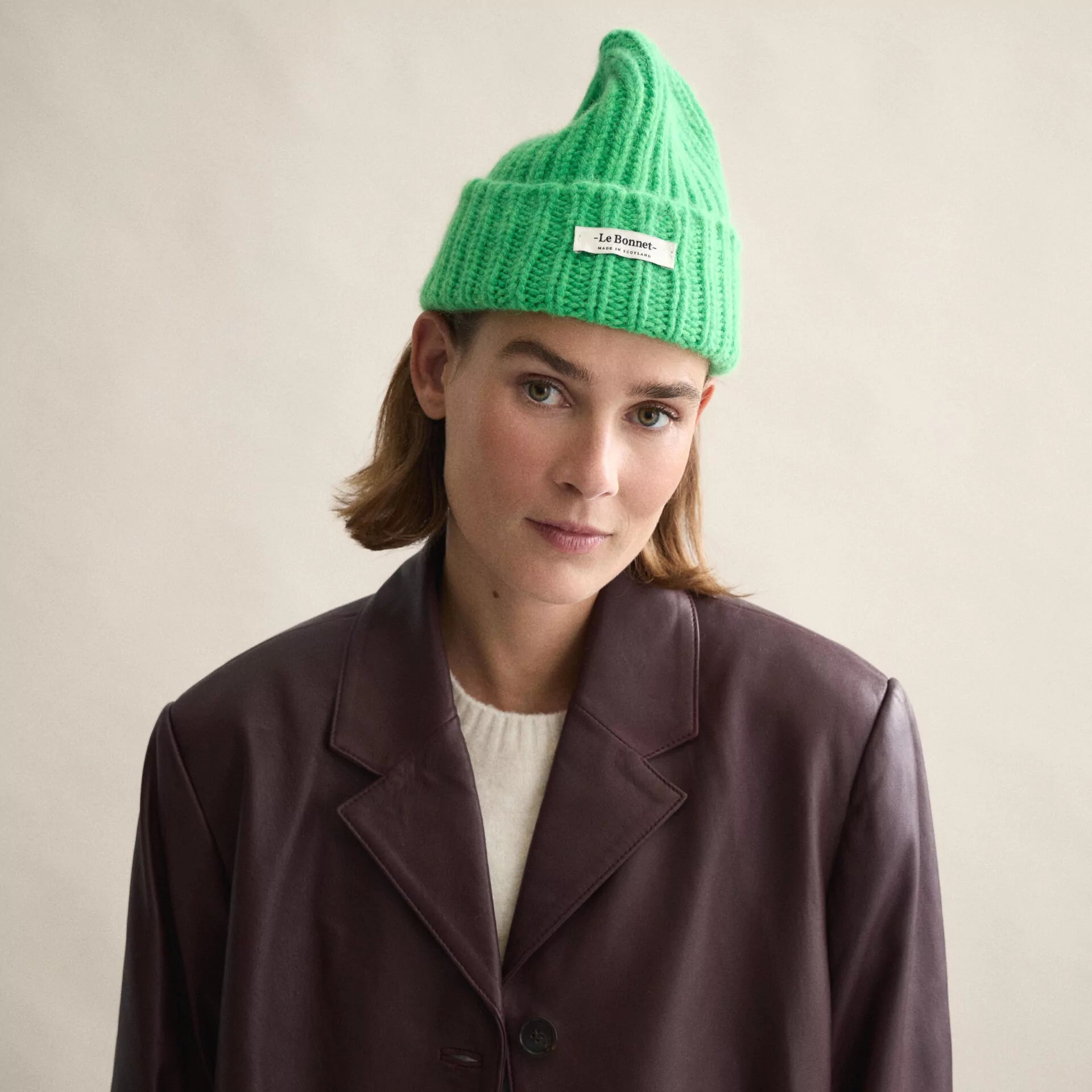 lbl-001-le-bonnet-logo-neon-green-2-1920x1920.webp
