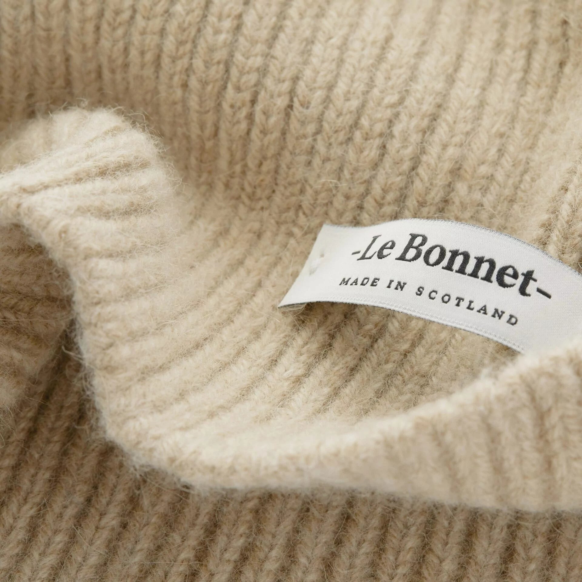 le-bonnet-beanie-bea-009-sand-packshot-1920x1920.webp