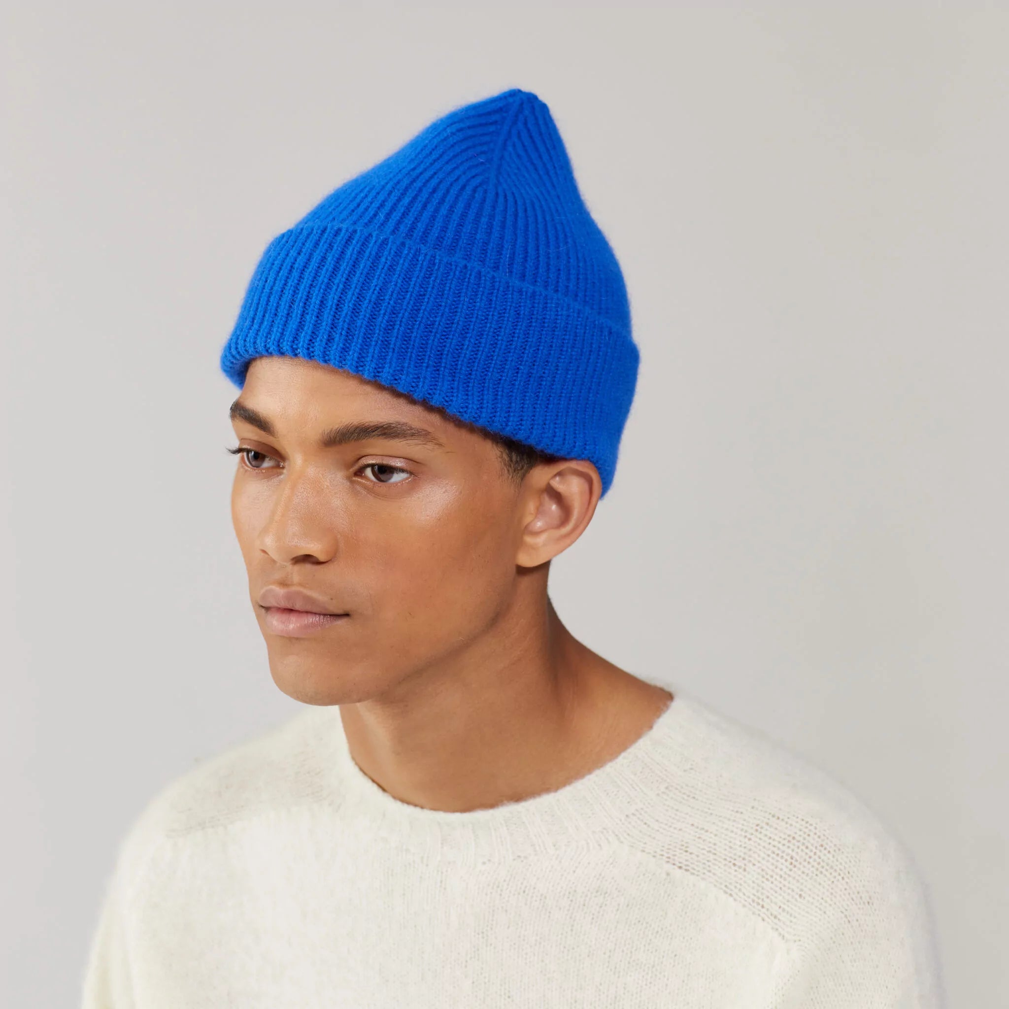 beanie z jehněčí vlny royal azure