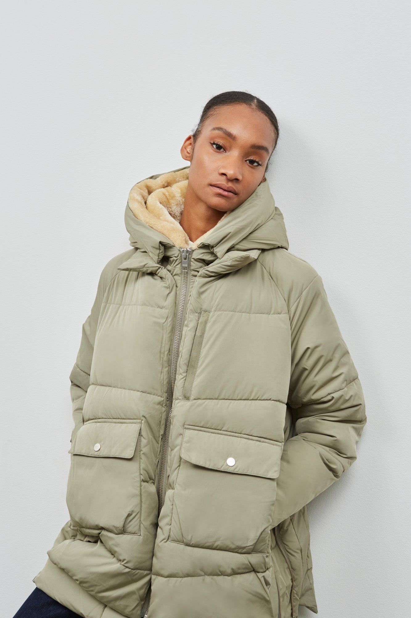 lyndon-down-jacket-pale-olive-20-embassy-of-bricks-and-logs_113_8f2af667-7cb5-4cb6-96fe-c930b09ae005.jpg