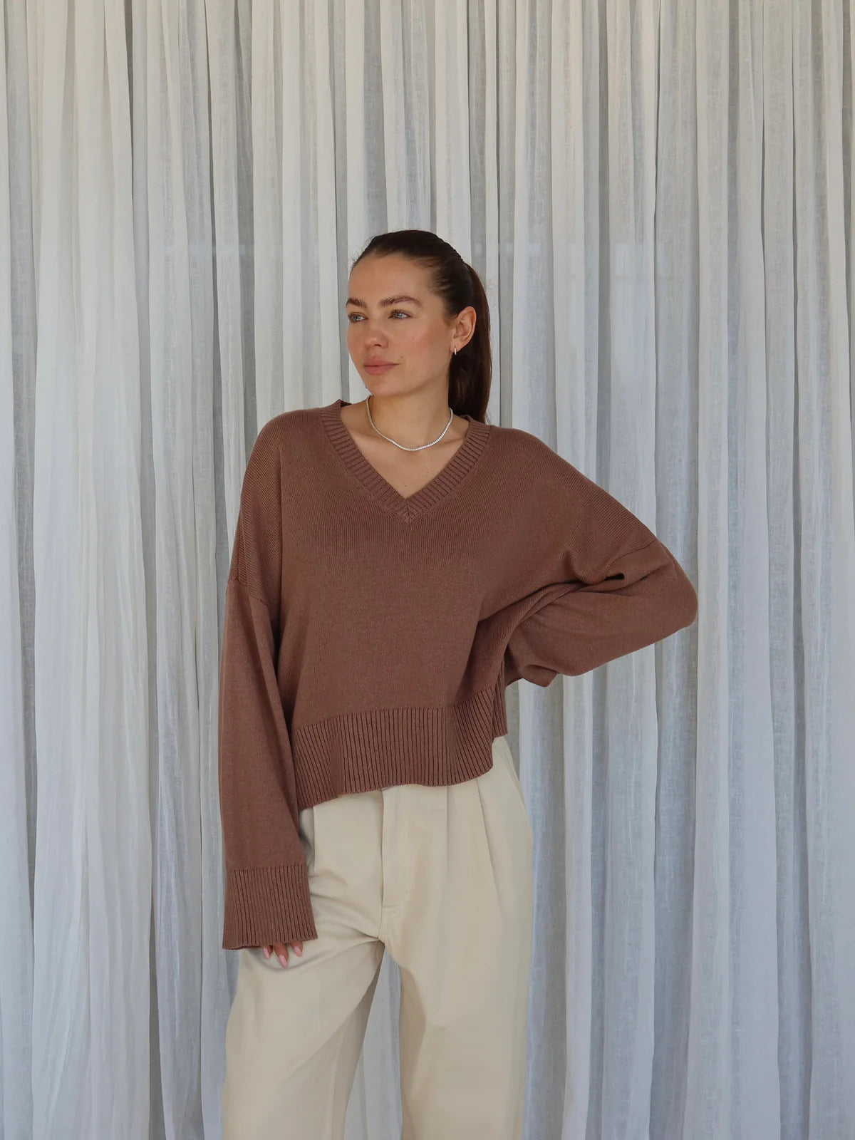 svetr isabelle v-neck nougat