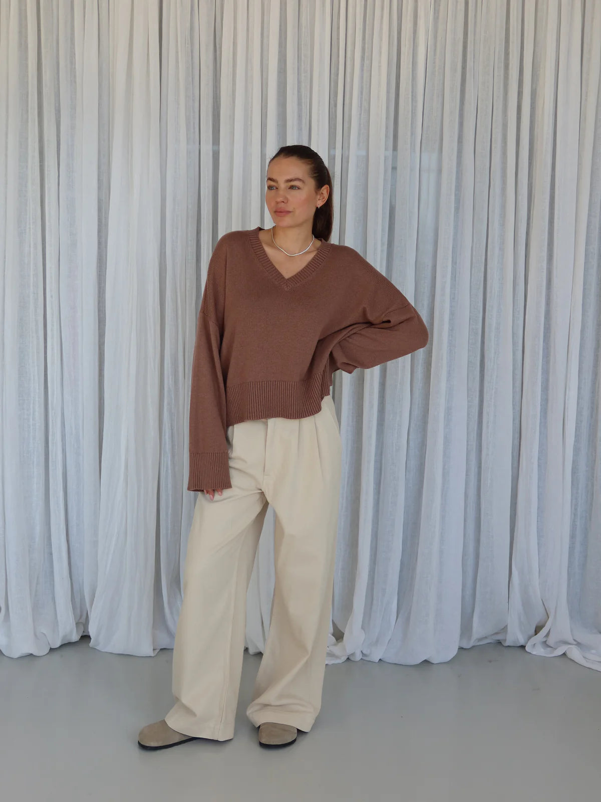 svetr isabelle v-neck nougat