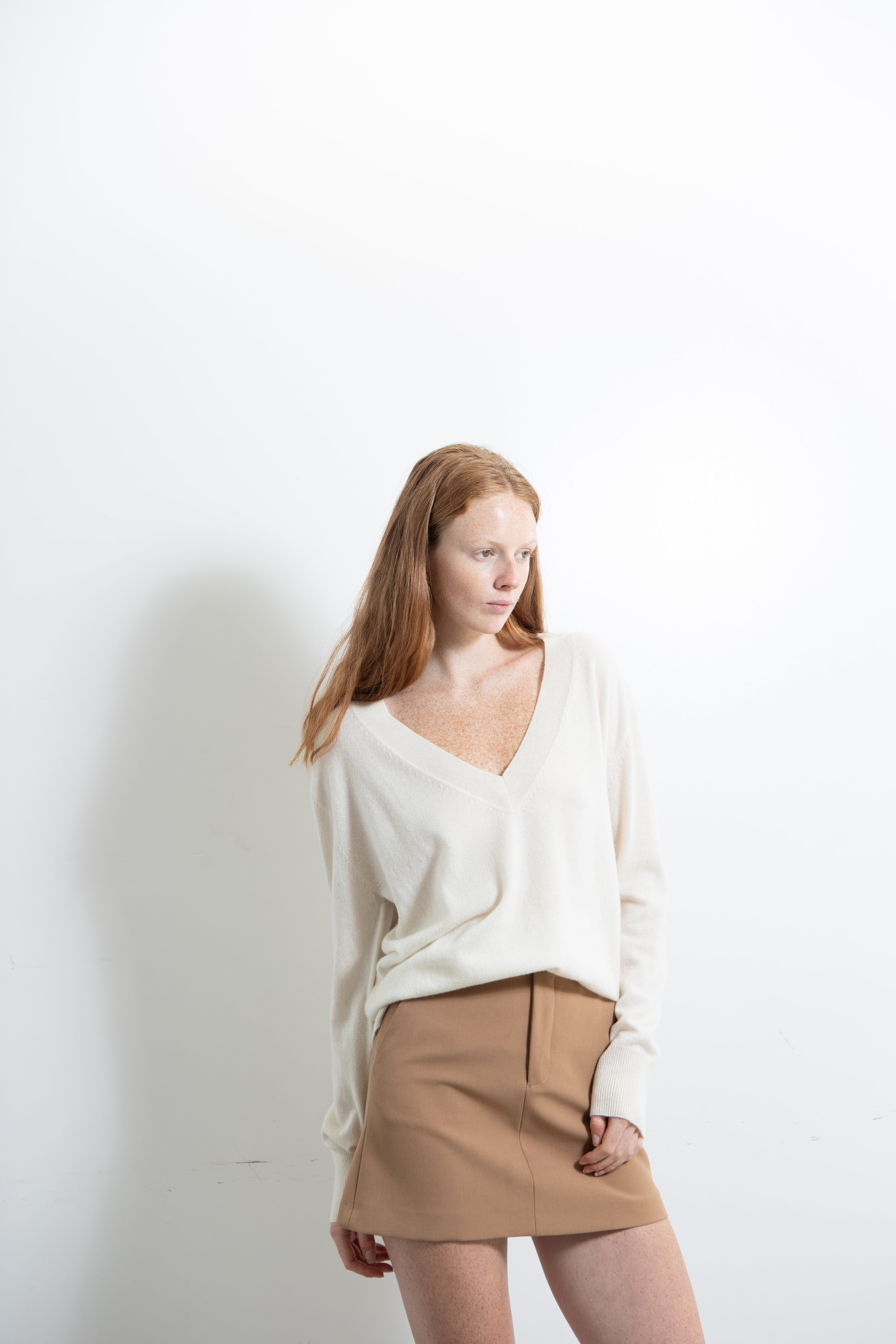 svetr z kašmíru oversized V-neck Ivory